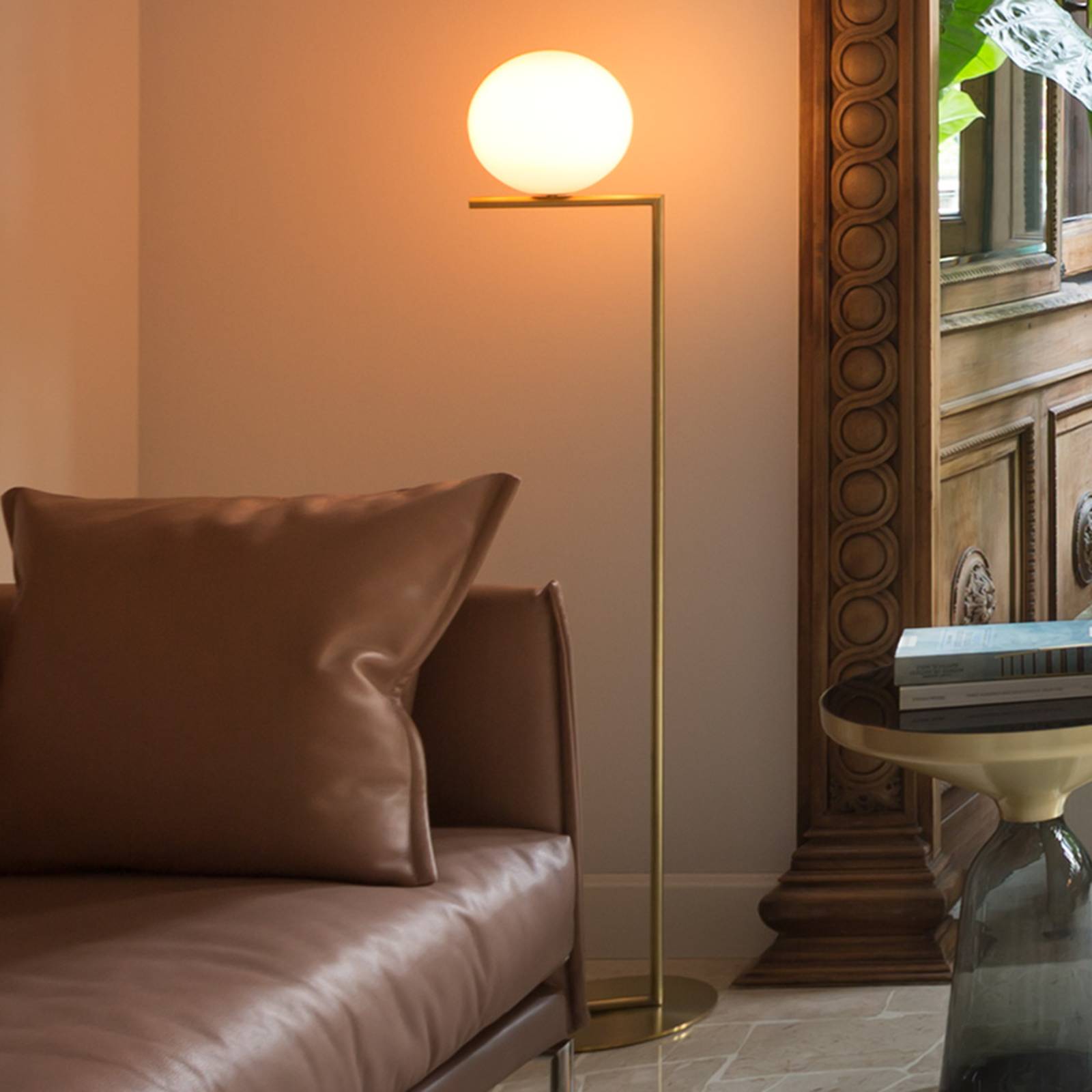 Lampa stojąca FLOS IC F1, szczotkowany mosiądz