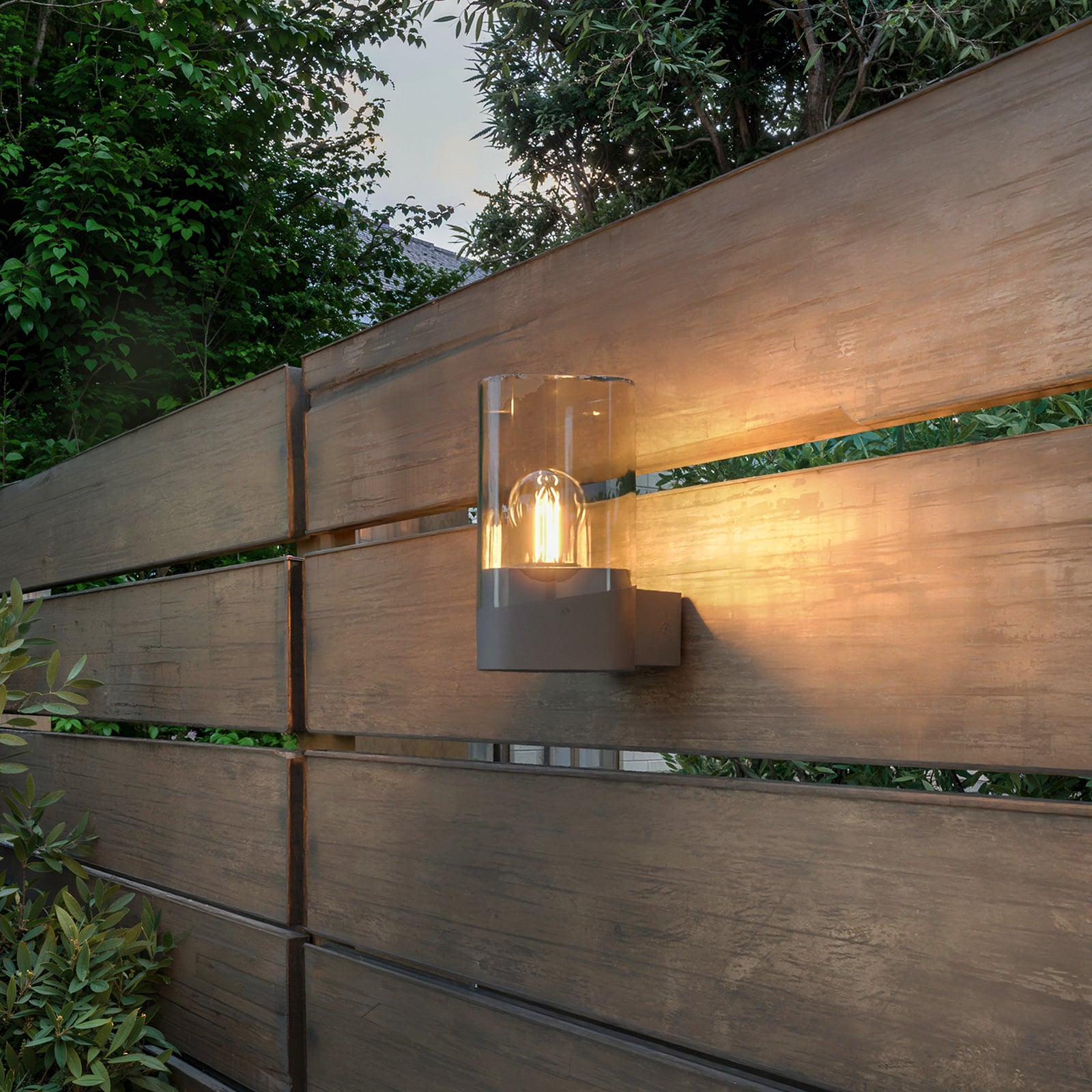 Philips Nayl kültéri fali lámpa, antracit, fém, IP44, E27 Philips Nayl kültéri fali lámpa, antracit, fém, IP44, E27