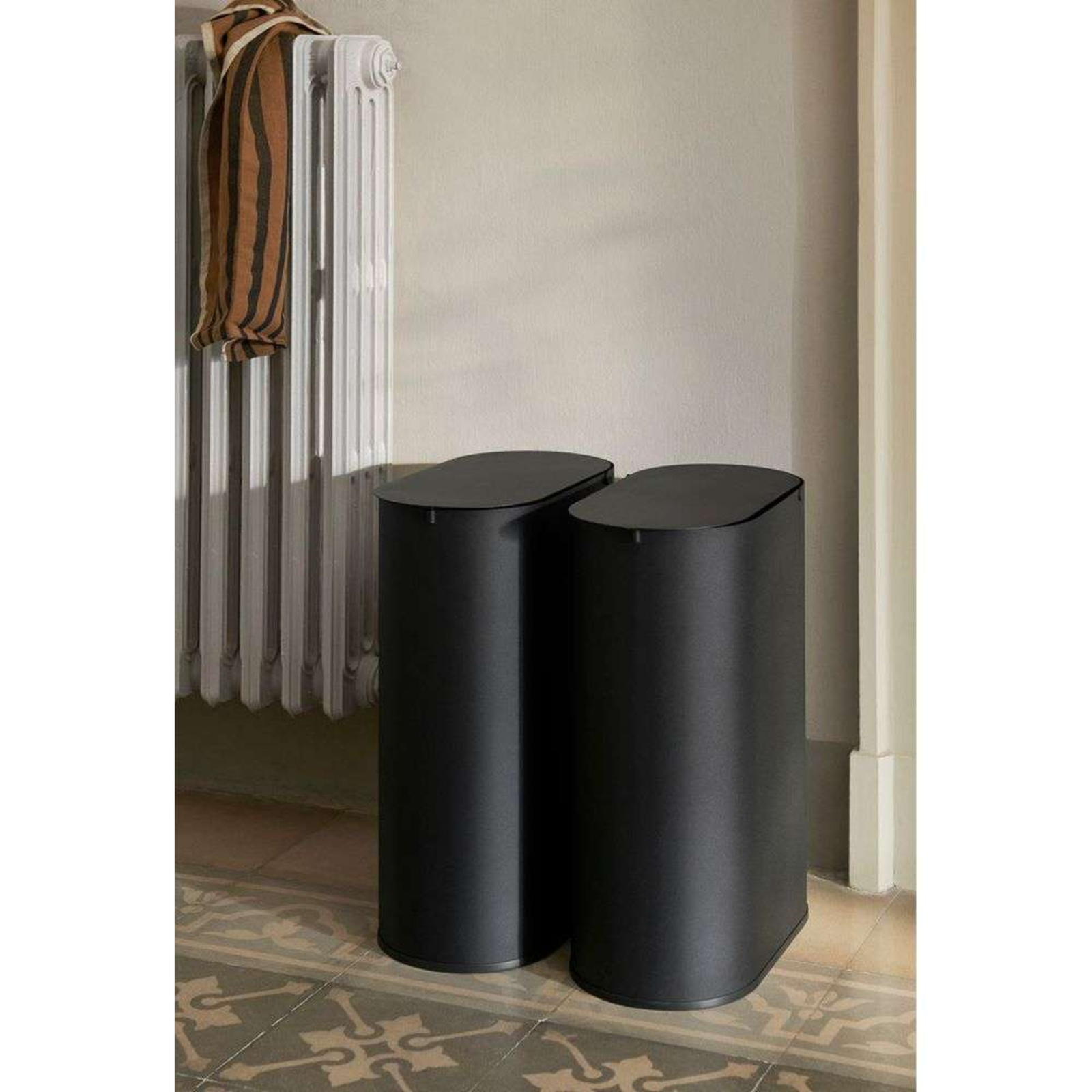 Enkel Bin Medium Black - ferm LIVING