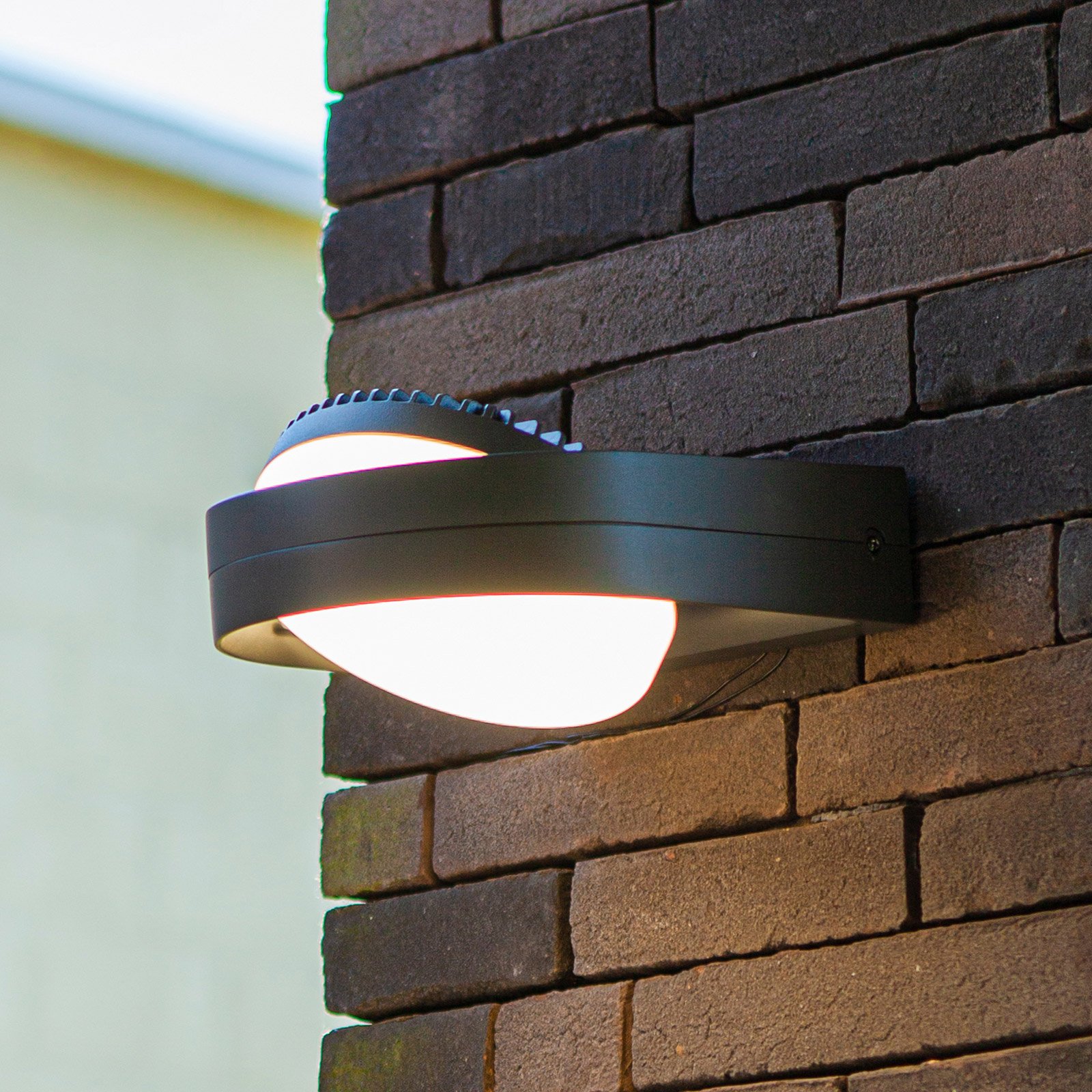 Fele LED outdoor wall light, tiltable lampshade