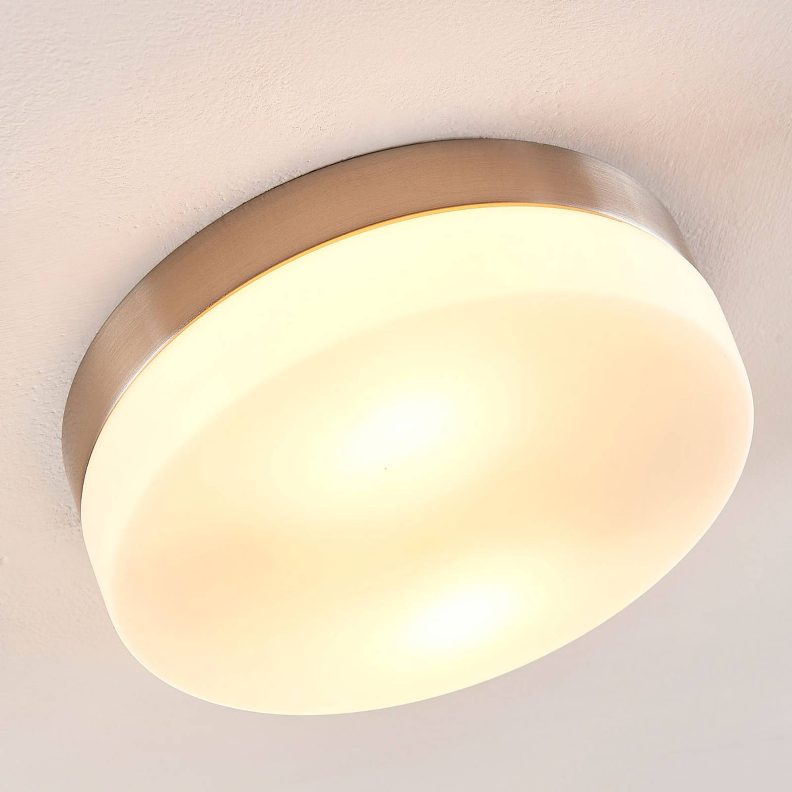 Łazienkowa lampa sufitowa Lindby Amilia, Ø 23,5 cm, E27, nikiel, szkło