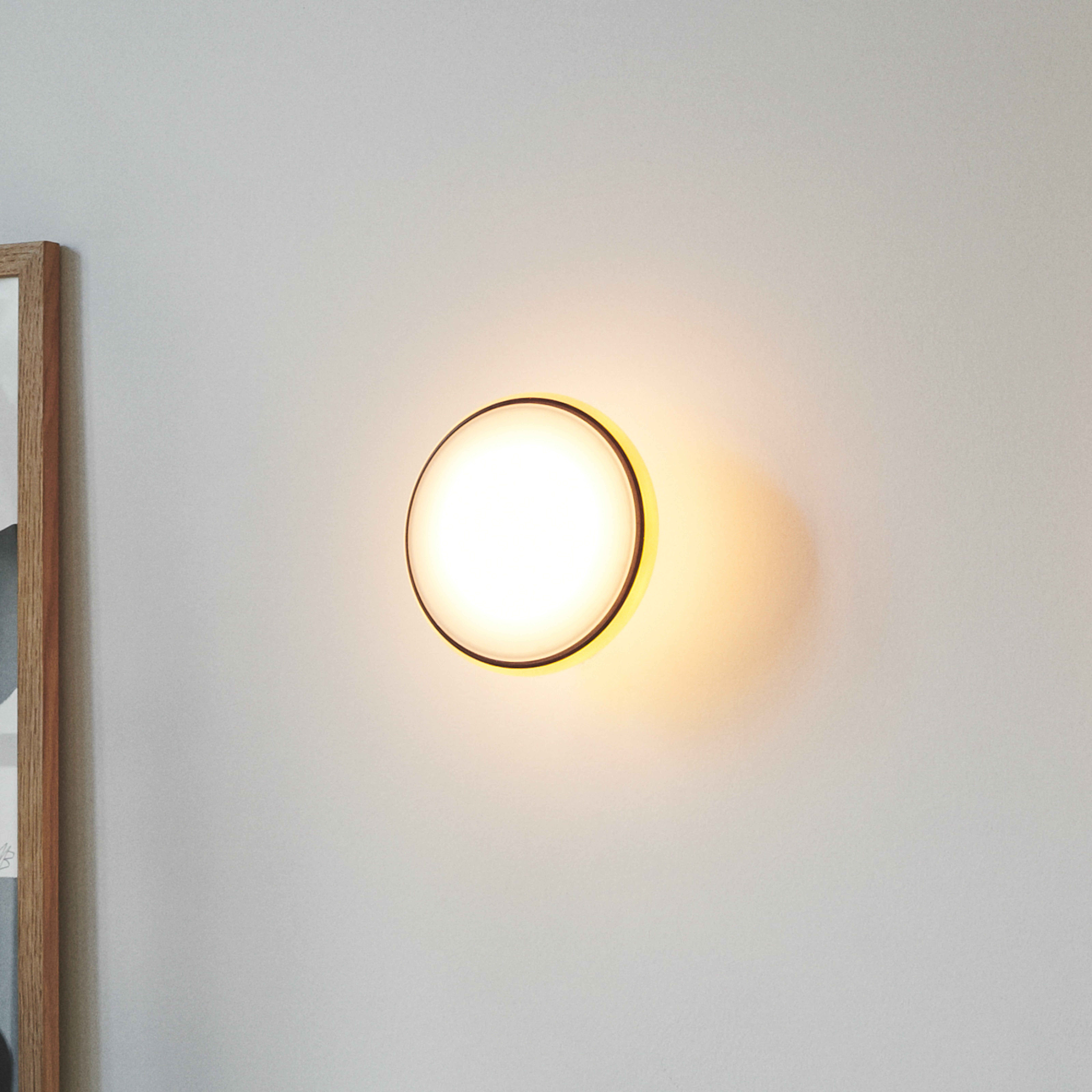 Абажур ØS1 за стена, дистанционно управление Node RGBW