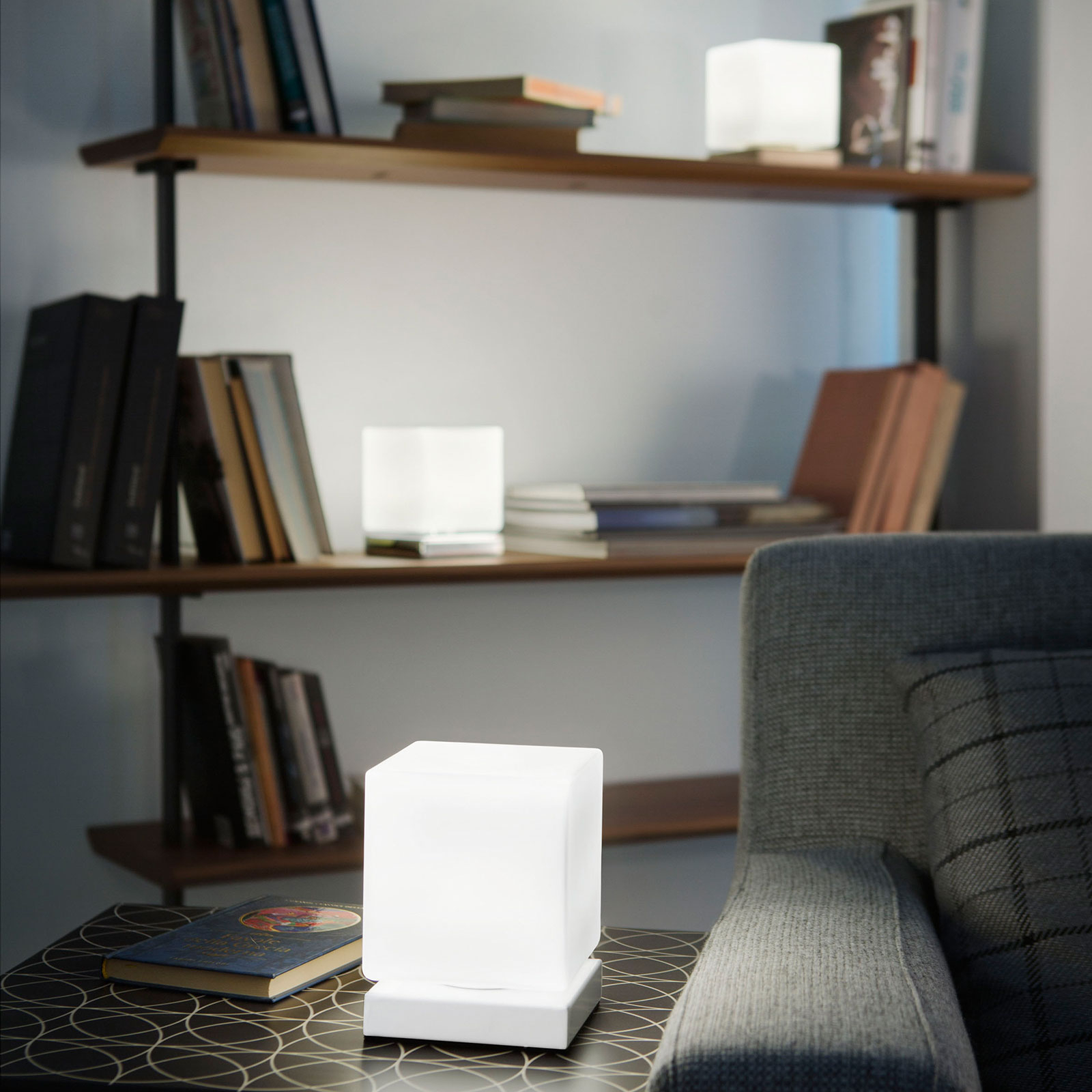 Dotykový stmívač – stolní LED lampa Brenta, zlatá