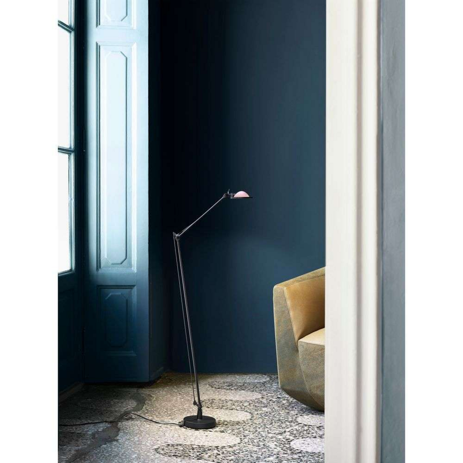 Berenice Floor Lamp Pink Glass/Black - Luceplan