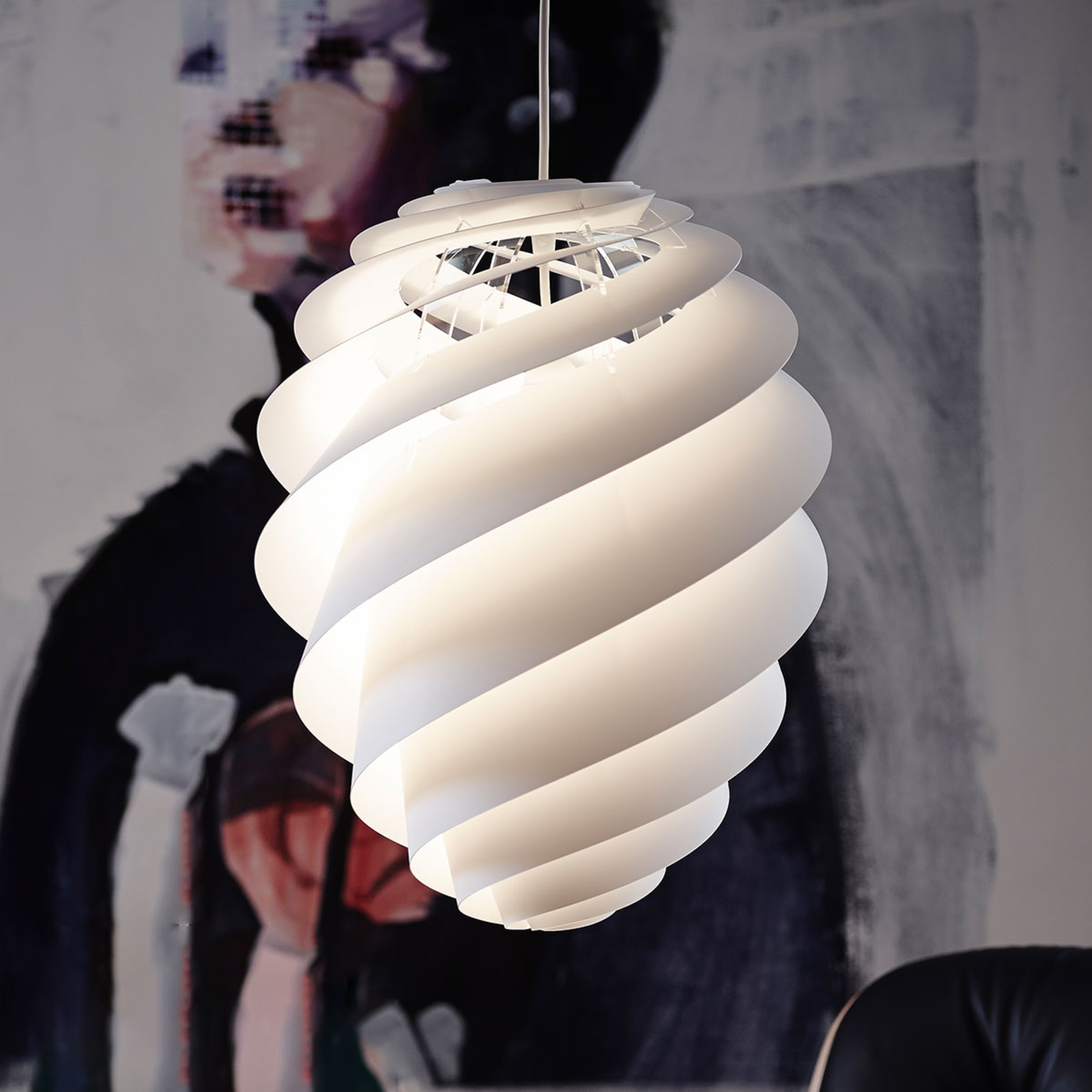 LE KLINT Swirl 2 Medium, baltas pakabinamas šviestuvas
