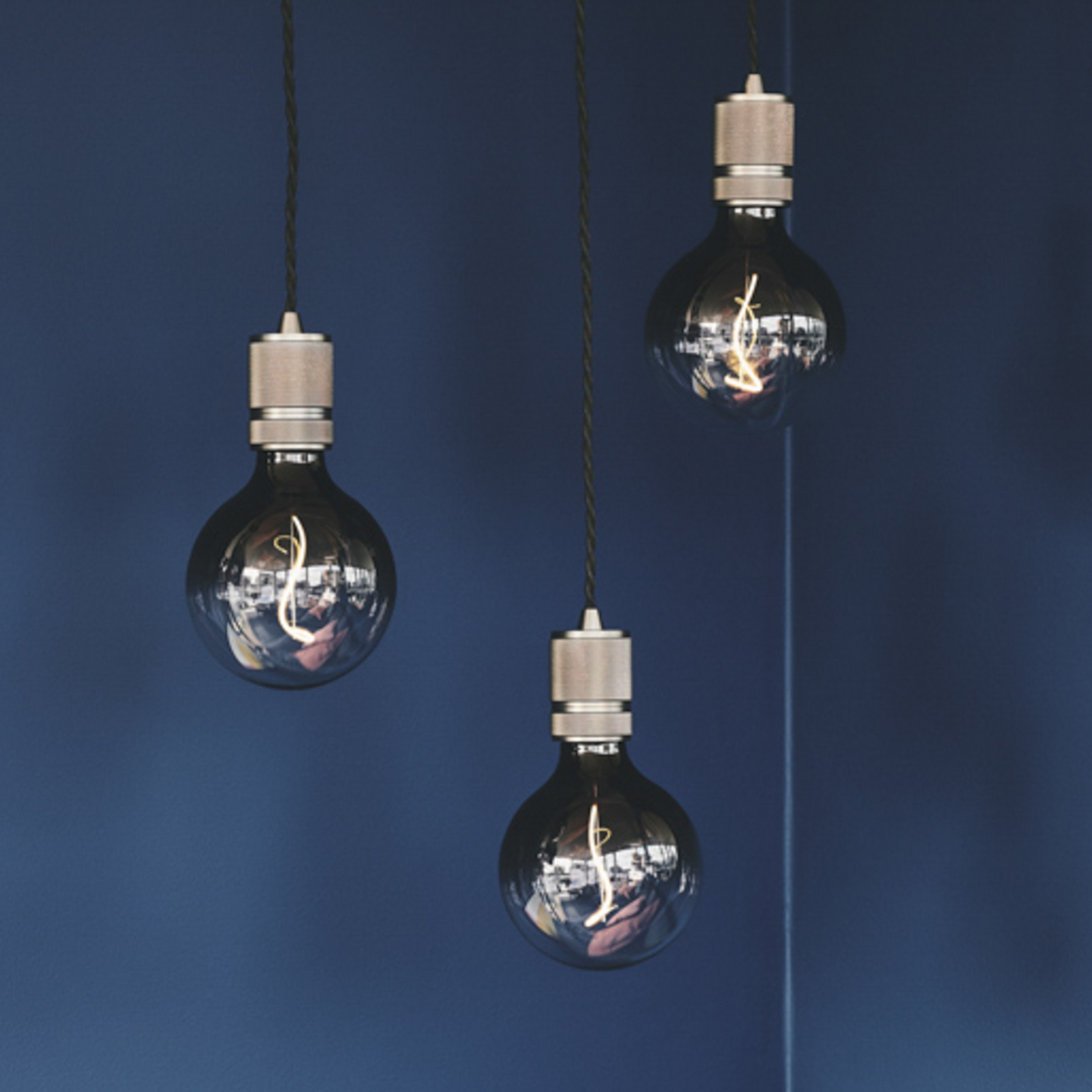 Závesné svietidlo HALO, matná čierna, výška 8 cm, E27 – Halo Design Závesné svietidlo HALO, matná čierna, výška 8 cm, E27 – Halo Design