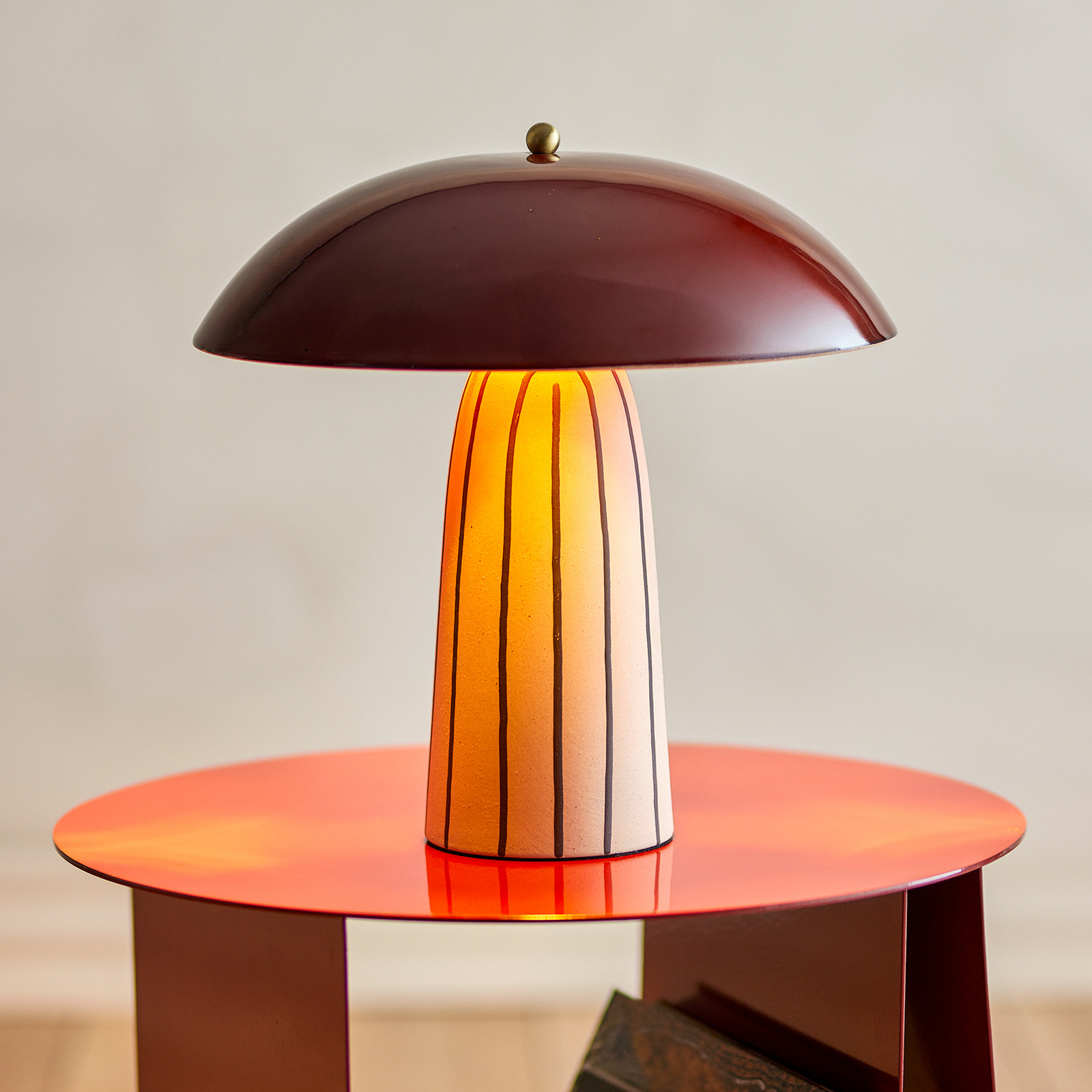 Lampada da tavolo Arvid, rosso scuro/crema - Bloomingville