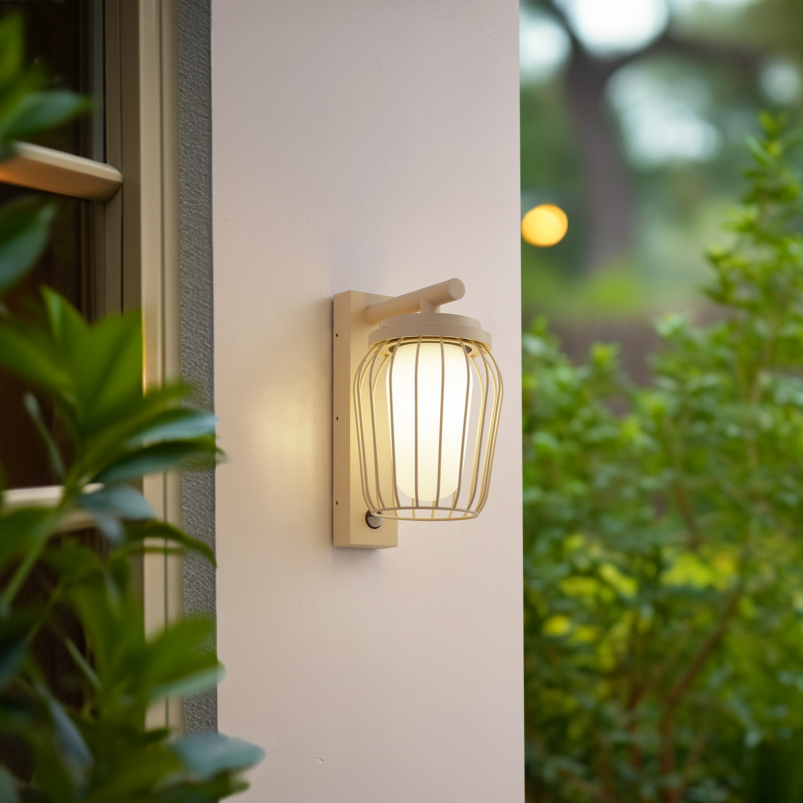 Applique d'extérieur Lucande Chandan, 30 cm, beige, détecteur de mouvement, IP44 - Moderne - beige, blanc - Aluminium, verre