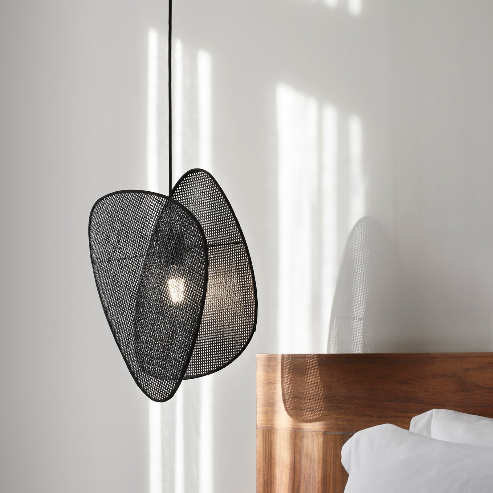 Screen XS Hängelampe 44,5 cm, schwarz, Rattan - MARKET SET