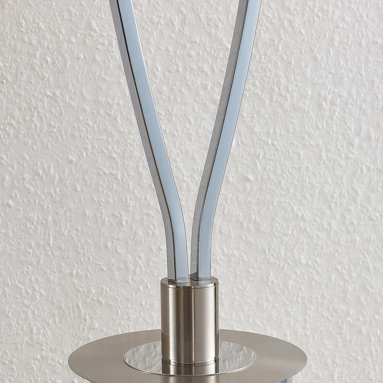 Compra Lucande Gyda lámpara de mesa, níquel satinado | Lampara.es