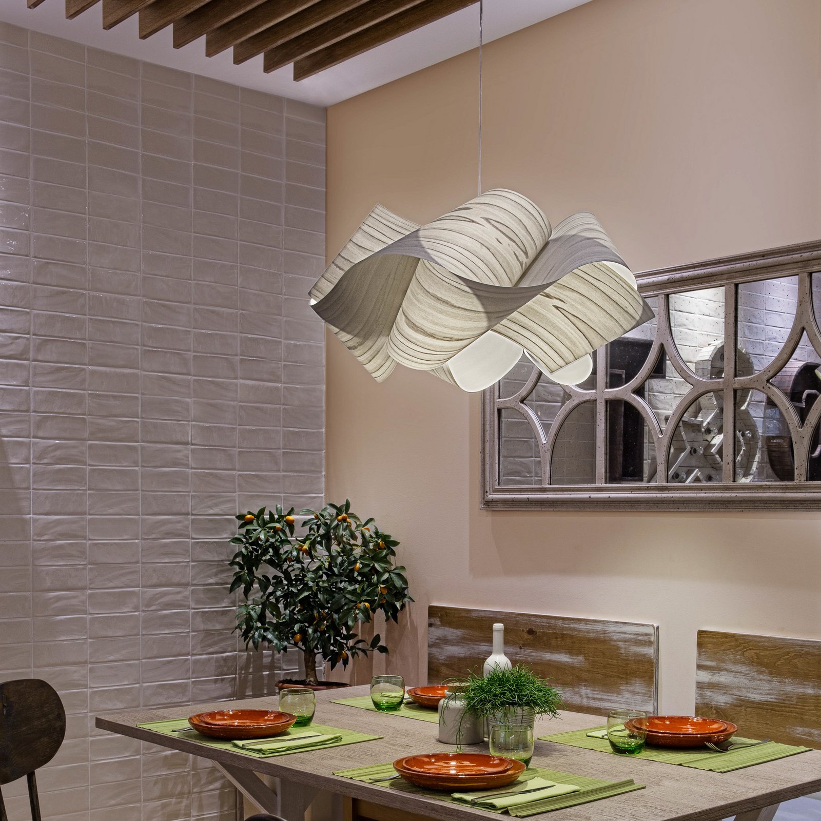 LZF hengelampe Swirl, grå/nikkel, Ø 54 cm, tre