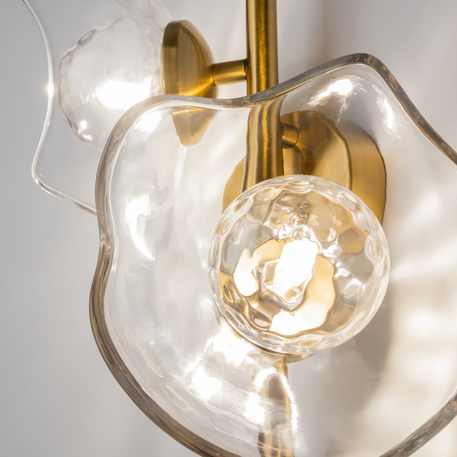 Maytoni Miracle wall light, 2-bulb, brass-coloured, glass