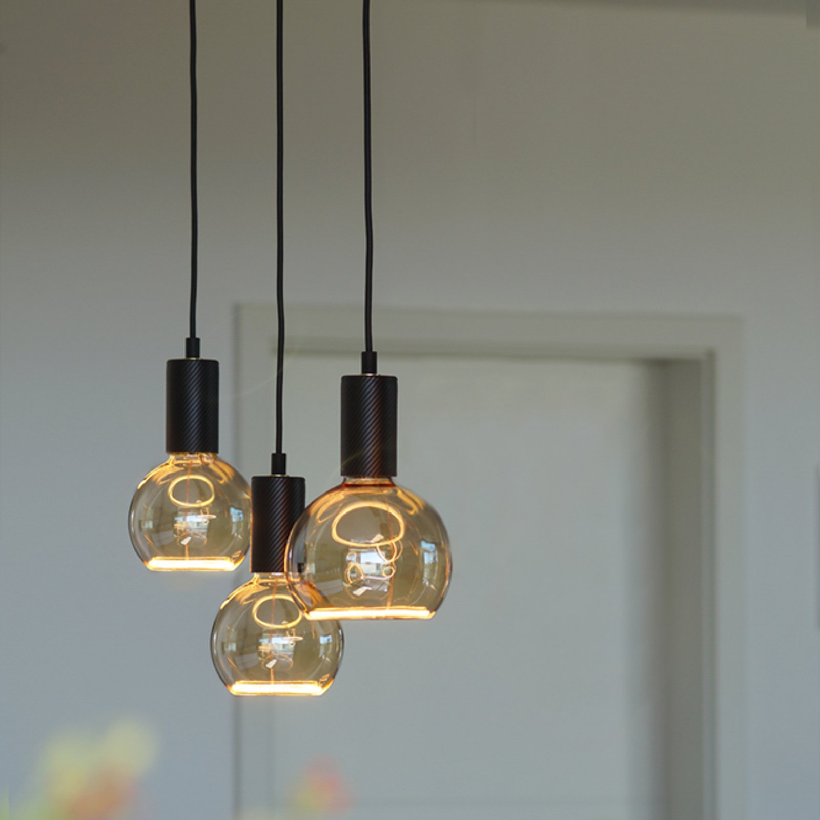 Segula Madox Square 3X Wave hanging light, black, steel, E27 Segula Madox Square 3X Wave hanging light, black, steel, E27