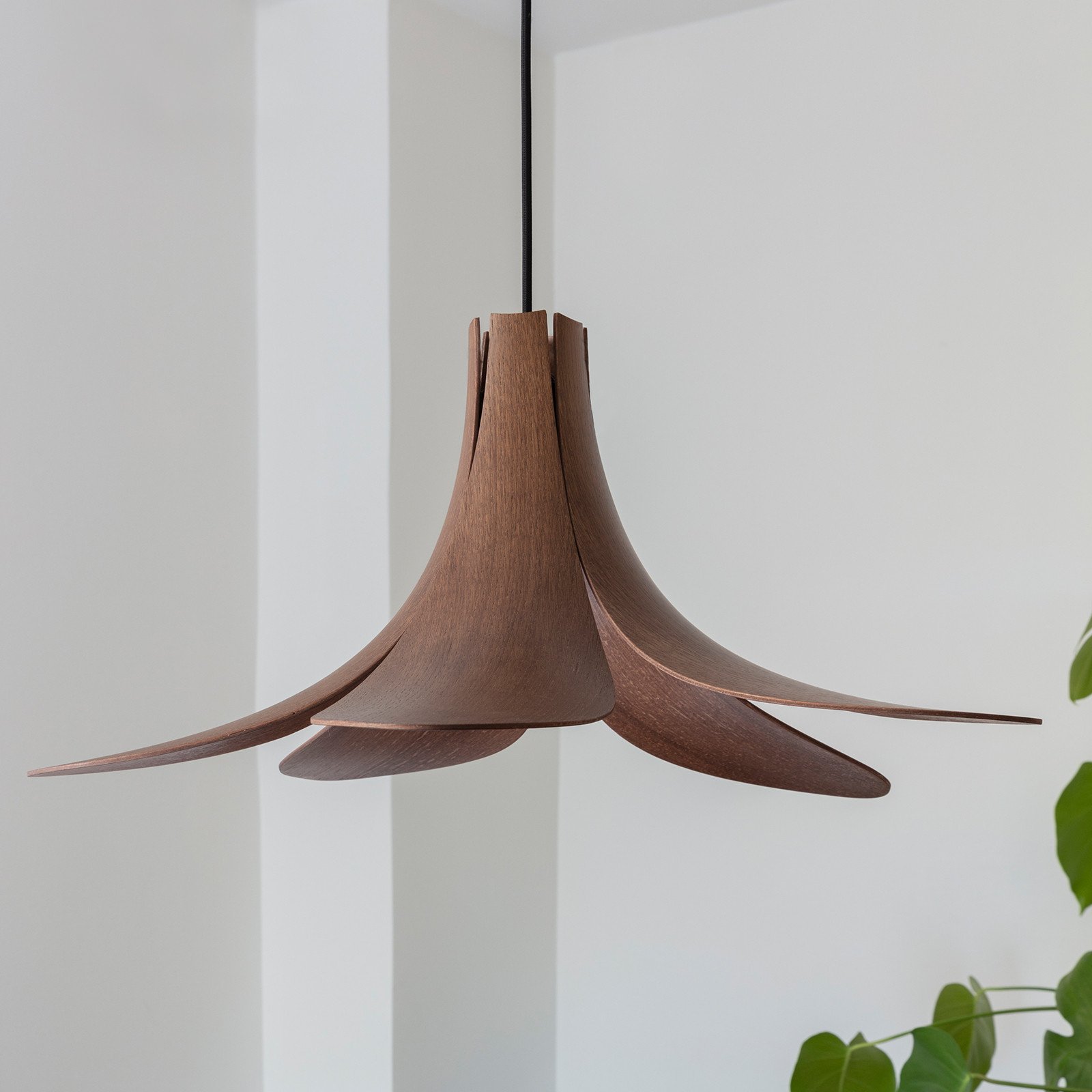 UMAGE lampă susp Jazz dark oak suspendare negru - Camera de zi / sufragerie - Scandinavă - stejar închis negru - Lemn