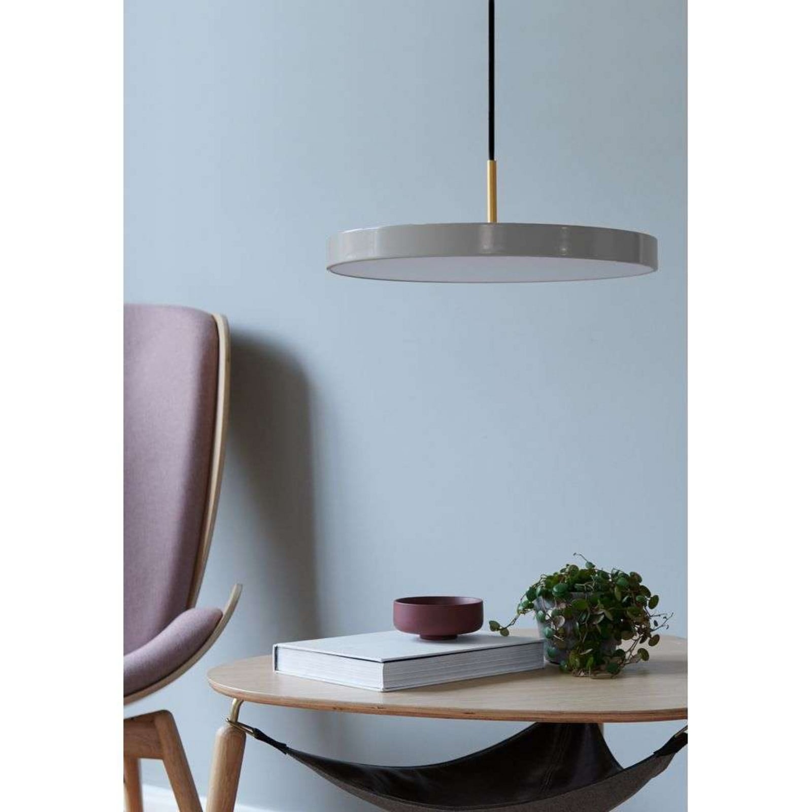 Asteria Plus hængelampe, Ø 30 cm, lysegrå/sort UMAGE - Stue - Metal billede