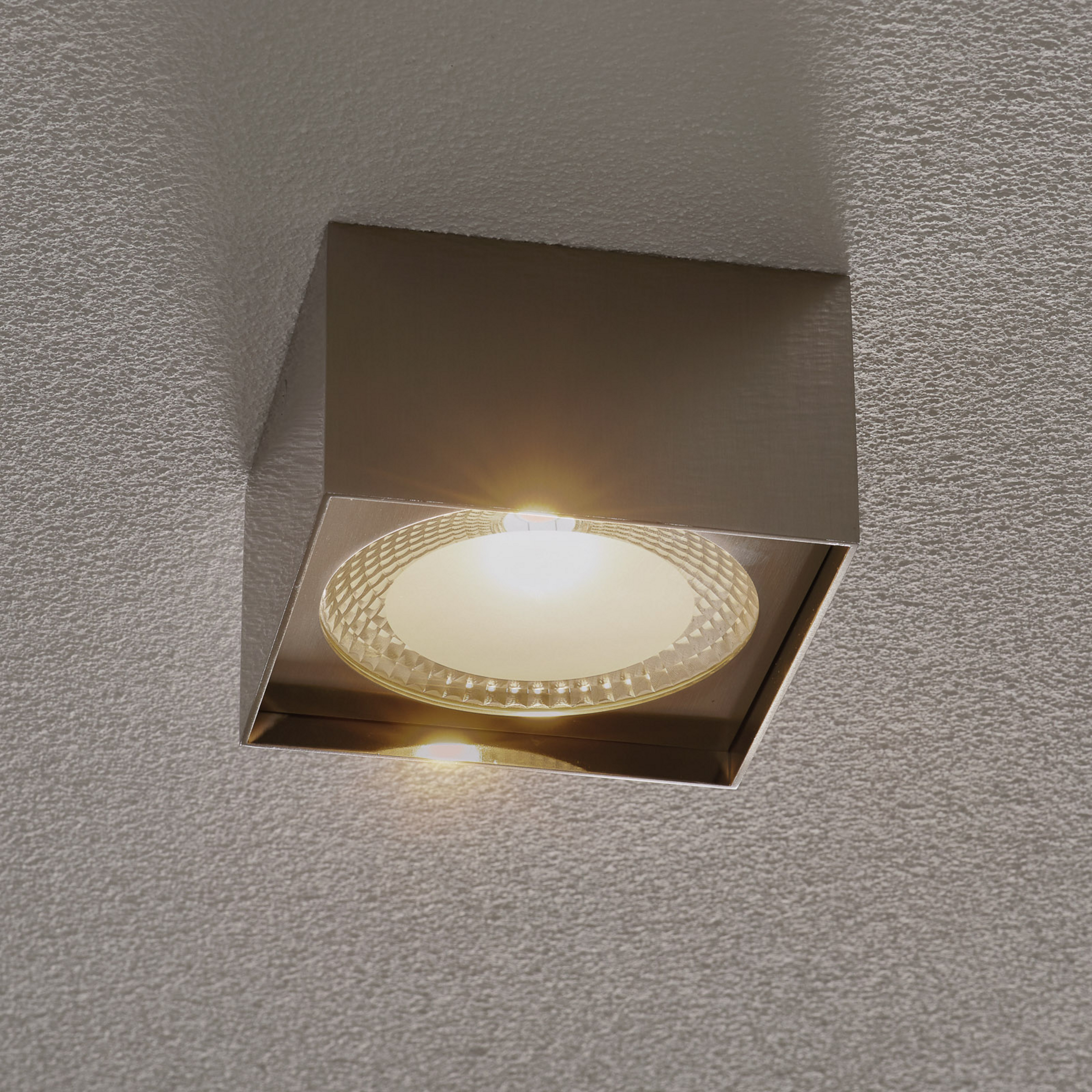 Helestra Kari LED-Deckenleuchte, eckig, nickel