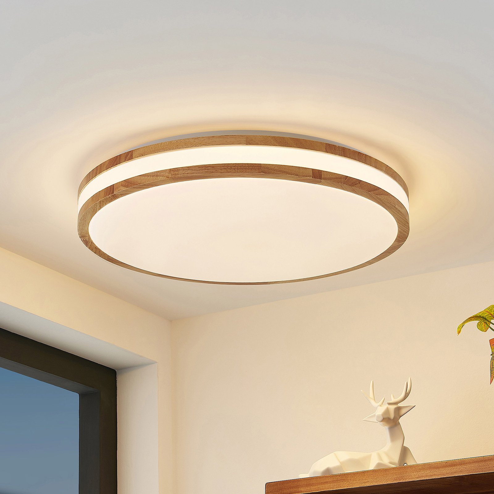 Lindby Emiva LED plafondlamp, lichtstrook mittig