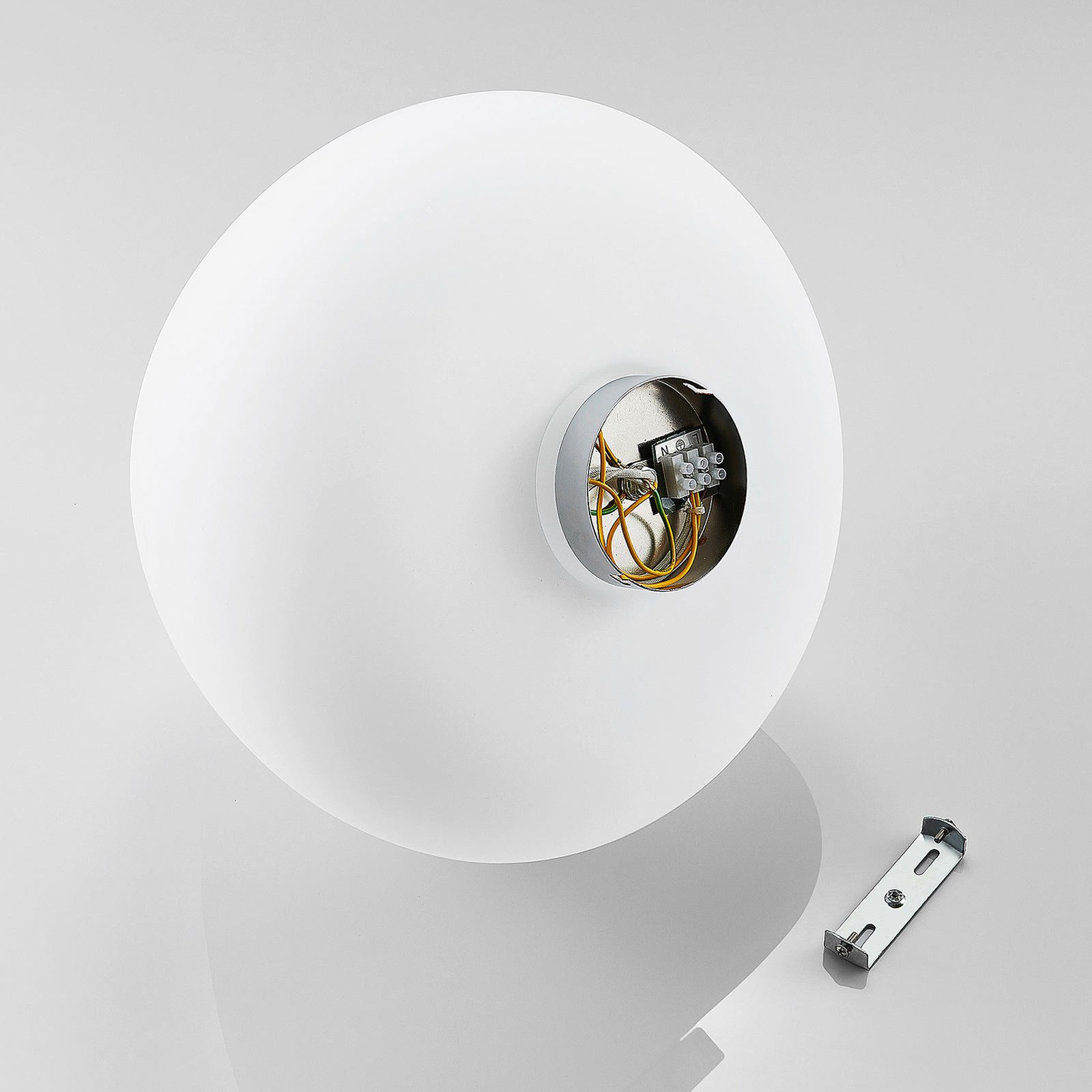Lindby Deckenlampe Bibiane, opalweiß, Glas, Ø 38 cm, E27