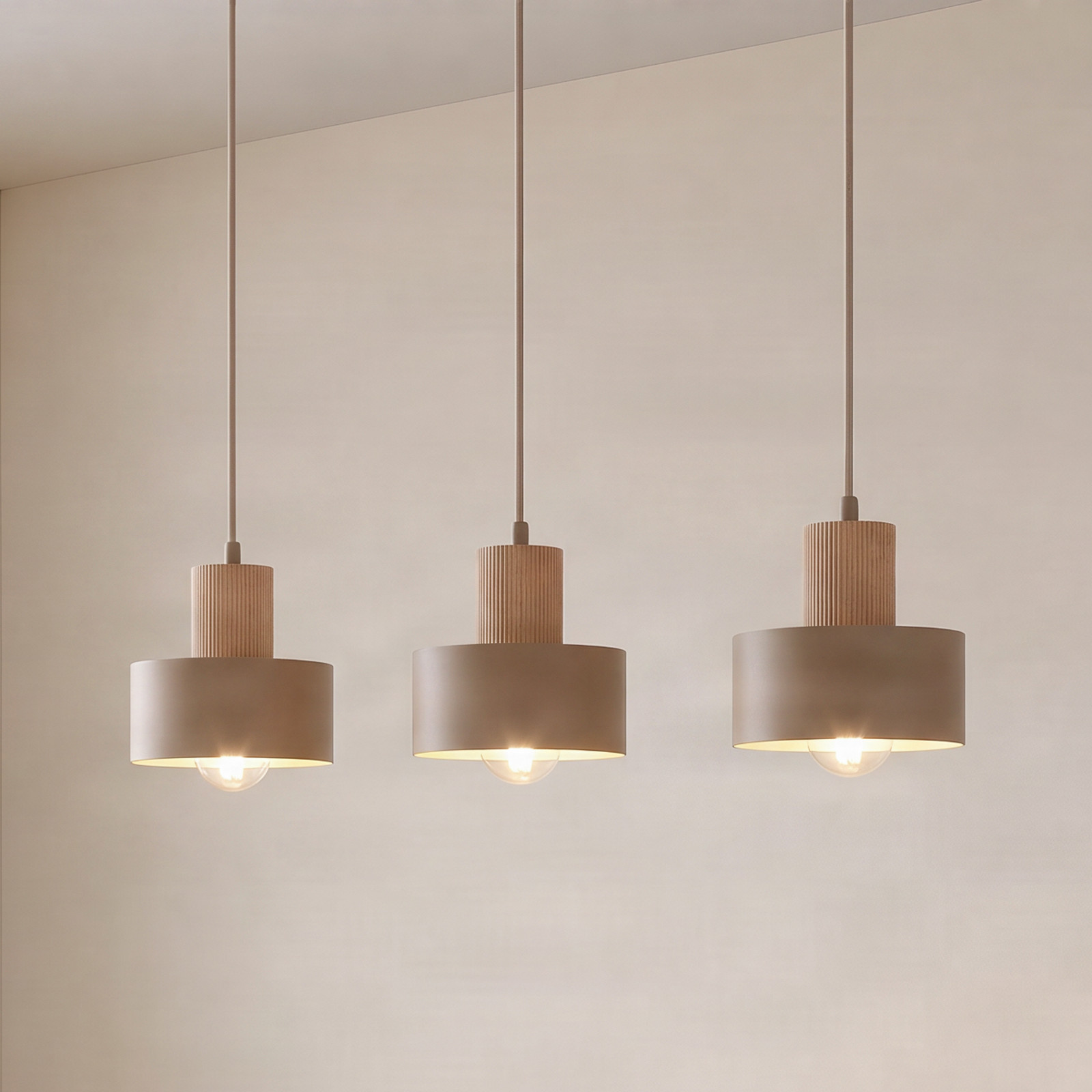 Rif Wood hänglampa, längd 67 cm, beige/bokträ – SIGMA - Vardagsrum - Modern - Metall - Med flera ljuskällor