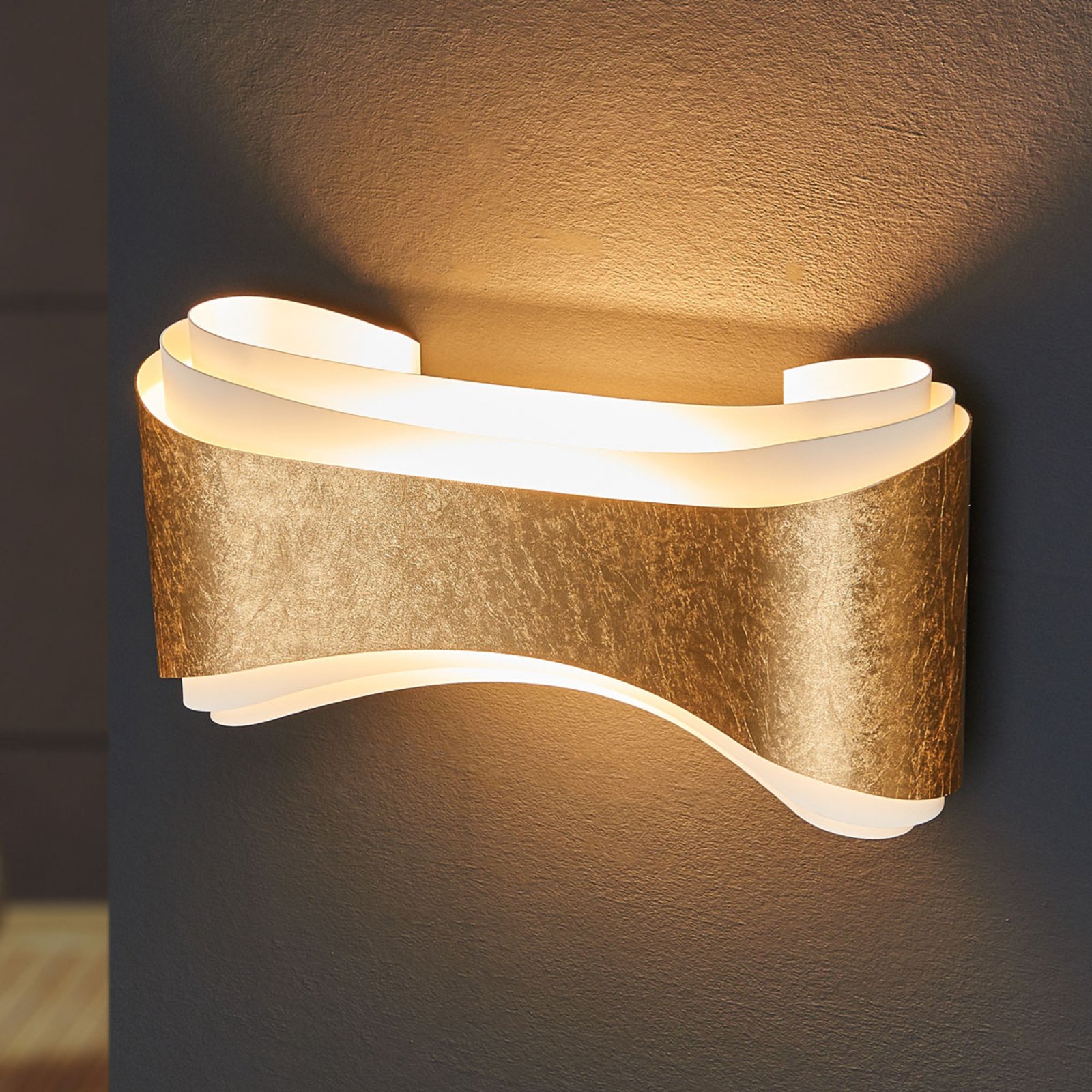 Elegant designer wall light Ionica, gold band