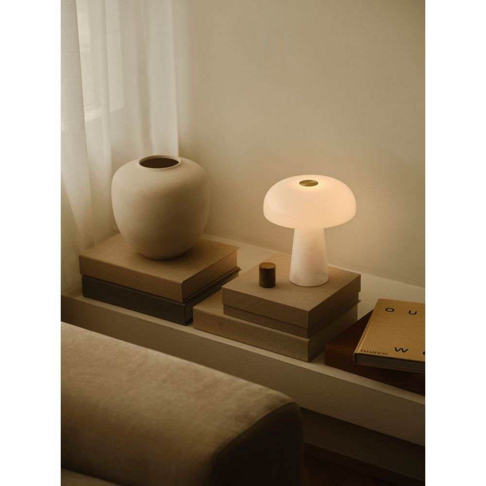 Λάμπα τραπεζιού Glossy, λευκή, ύψος 24 cm, μάρμαρο/γυαλί