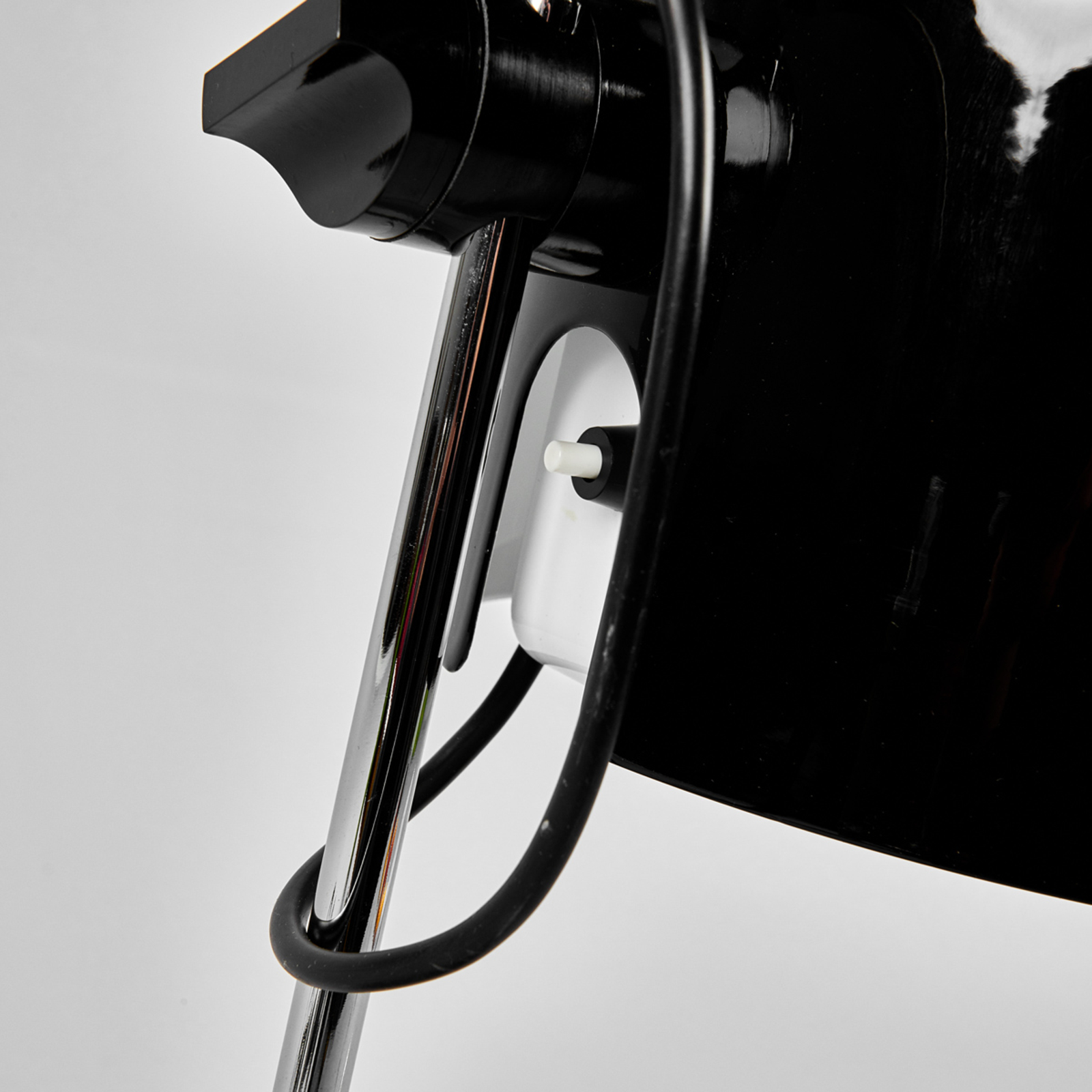 Coupé - tidløs design-bordlampe svart
