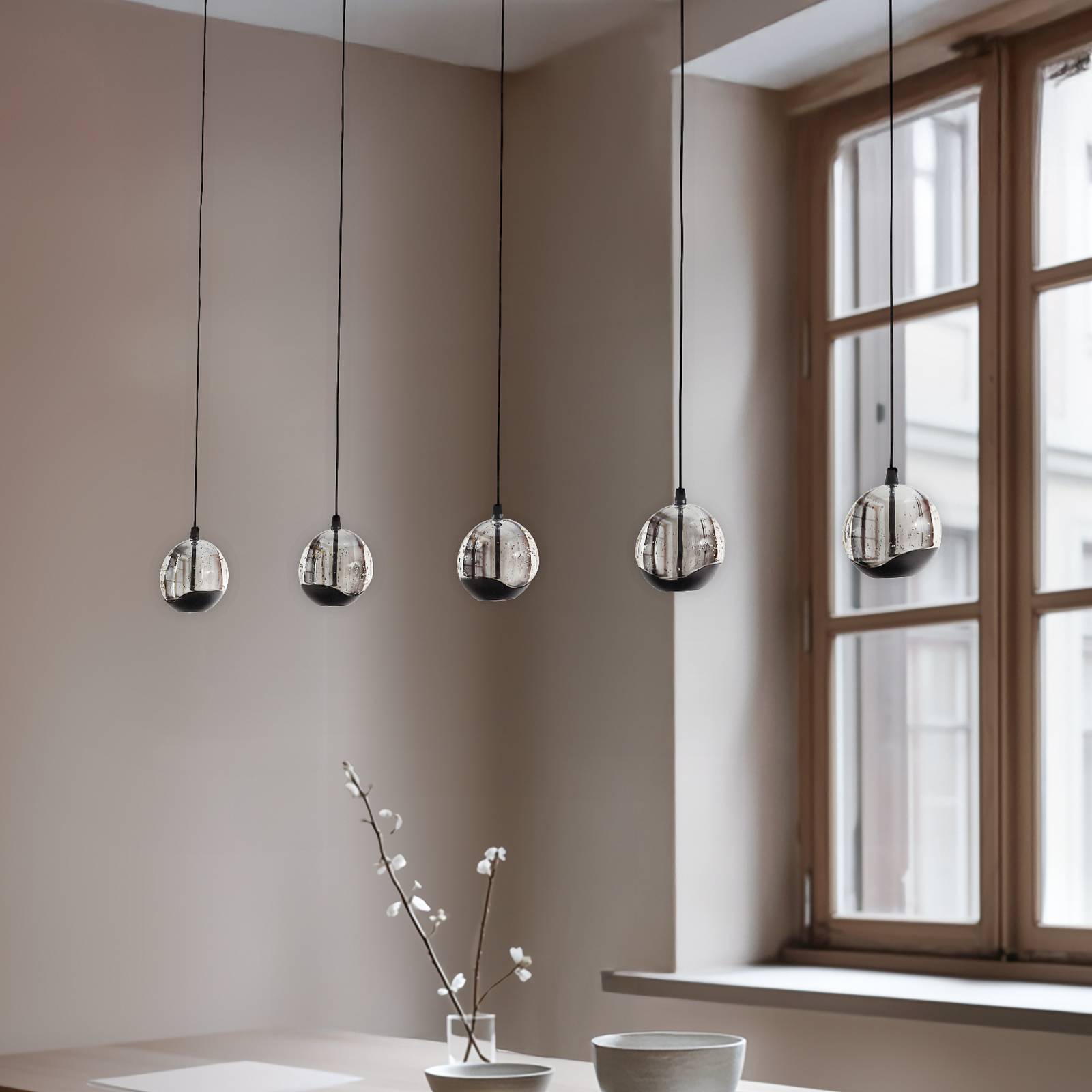 Lucande suspension LED Hayley, noir, à 5 lampes, allongée