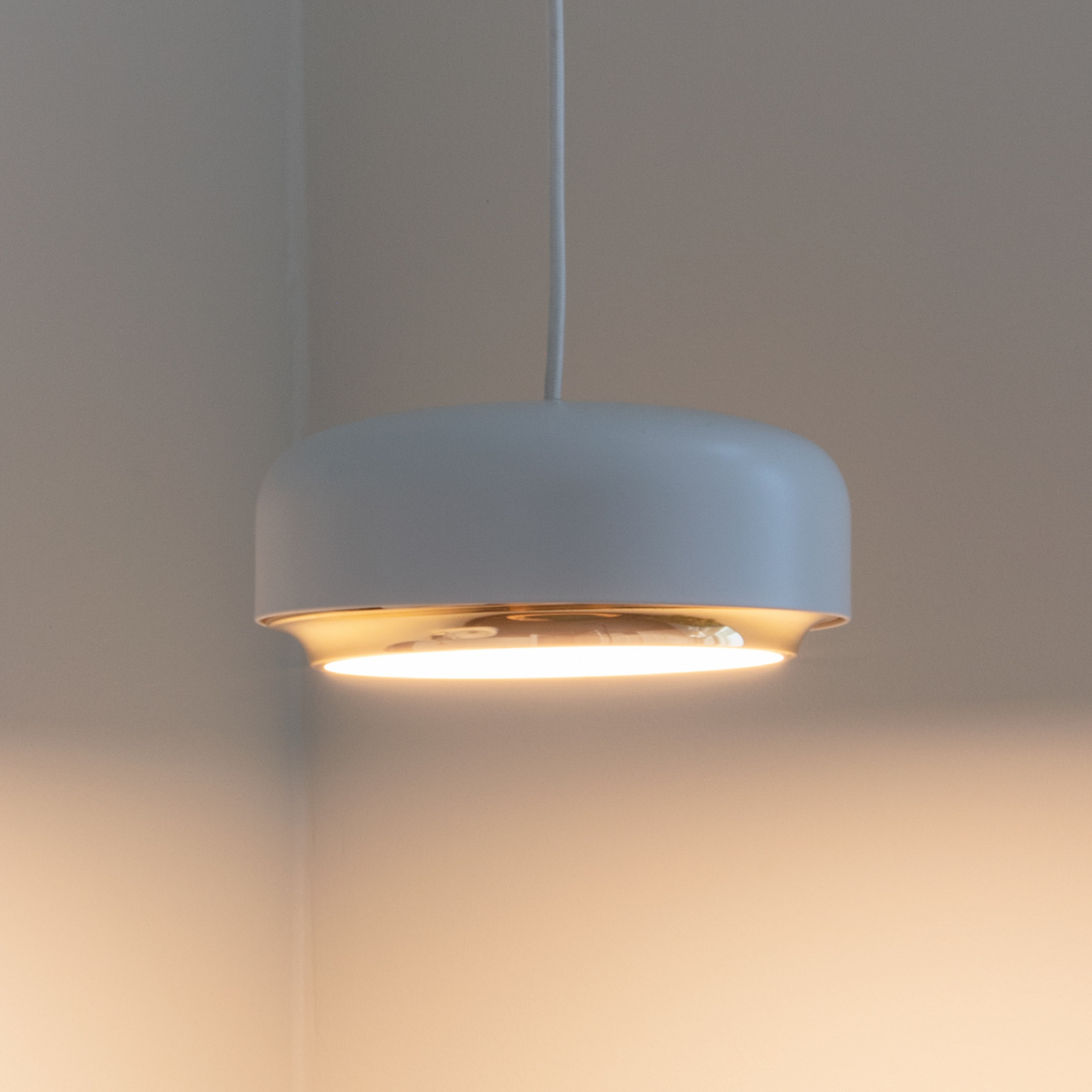 UMAGE Hazel Mini Hängeleuchte, weiß, Ø 22 cm