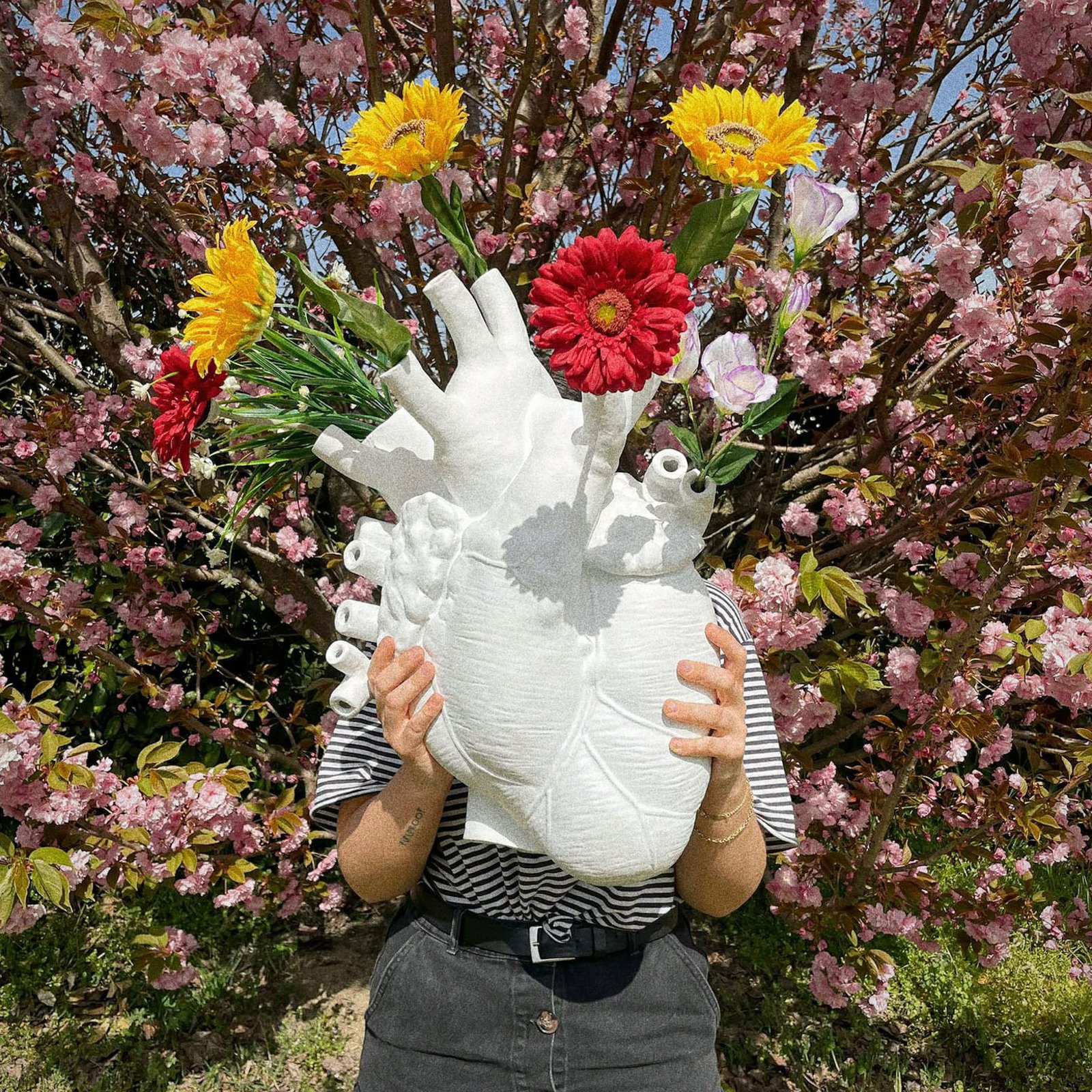 Love In Bloom Giant Resin Heart Vase Weiß - Seletti
