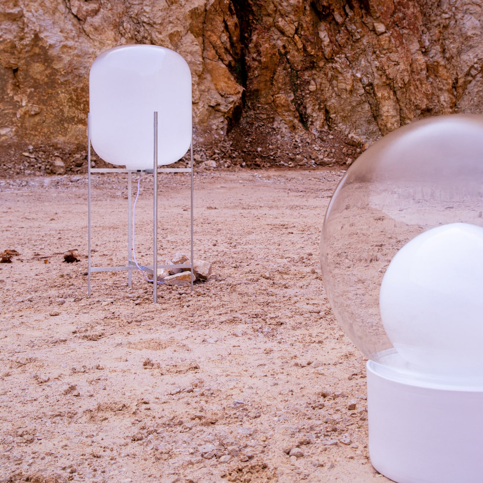 pulpo GmbH pulpo lampadar Oda Medium alb/alb înălțime 85 cm - Camera de zi / sufragerie - design - alb alb - Sticlă