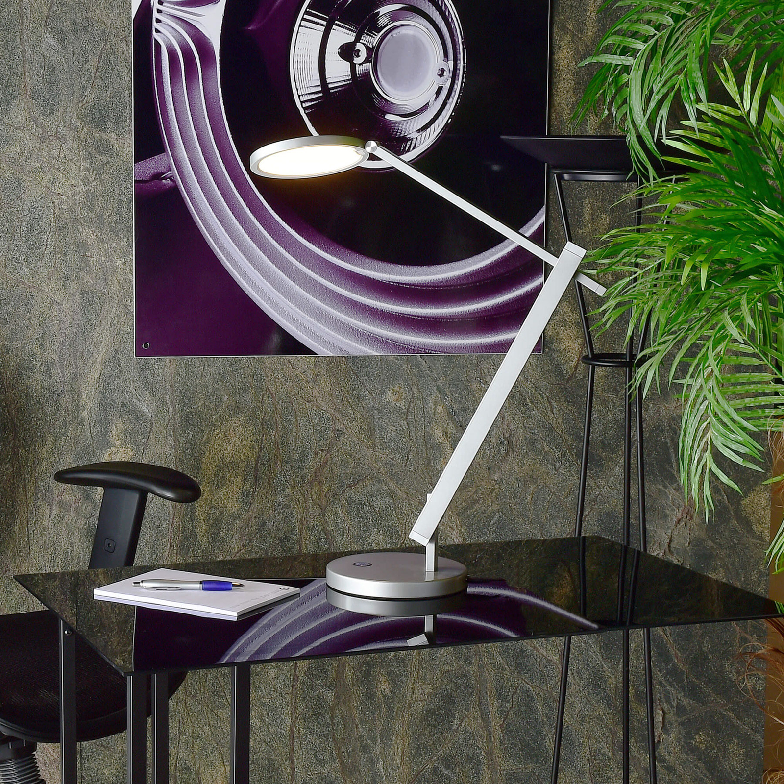 LED-skrivebordslampe Adhara 3-trinns dim, sølv