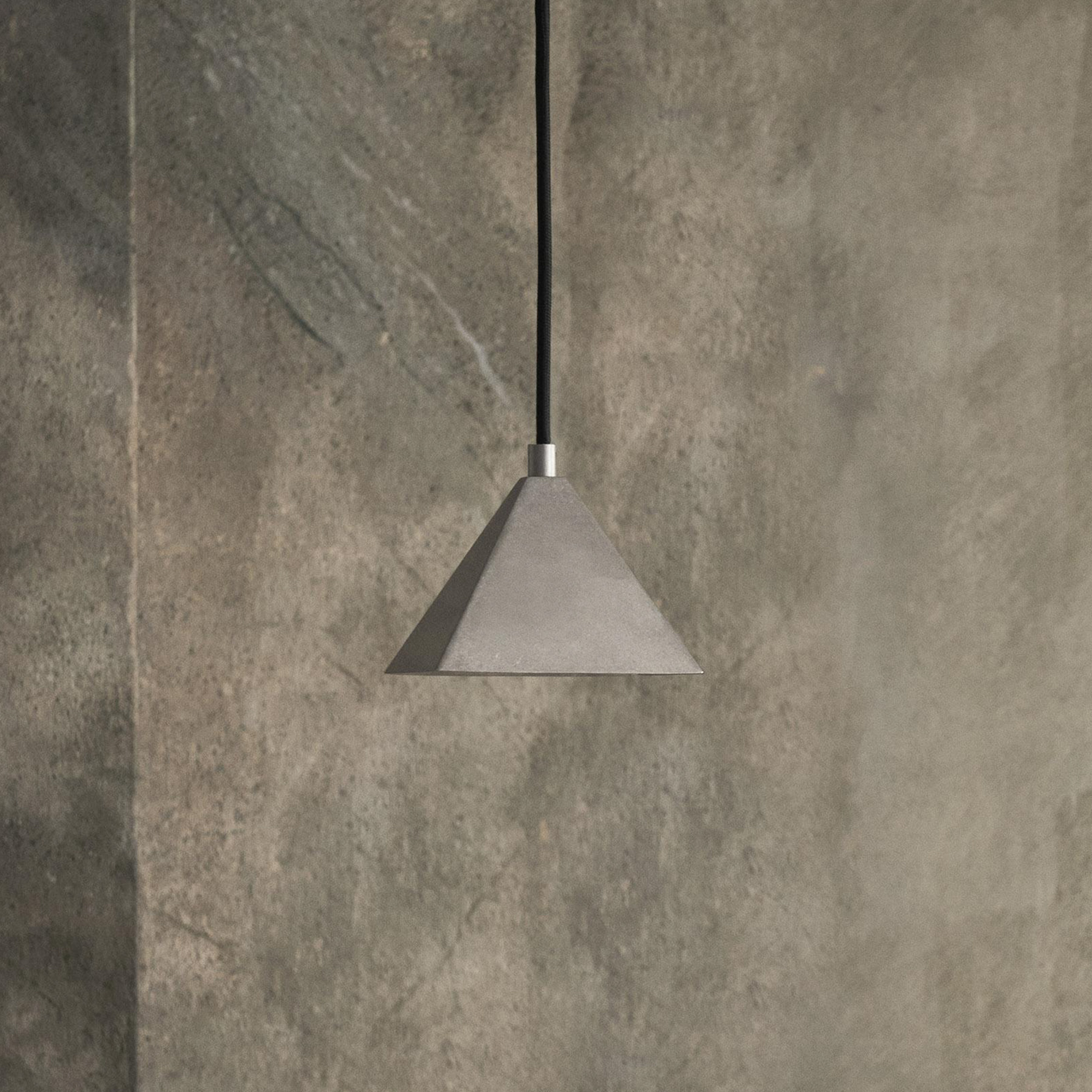 ferm LIVING Závesné svietidlo Kare, oceľovo sivá, nerezová oceľ, 12,5 cm
