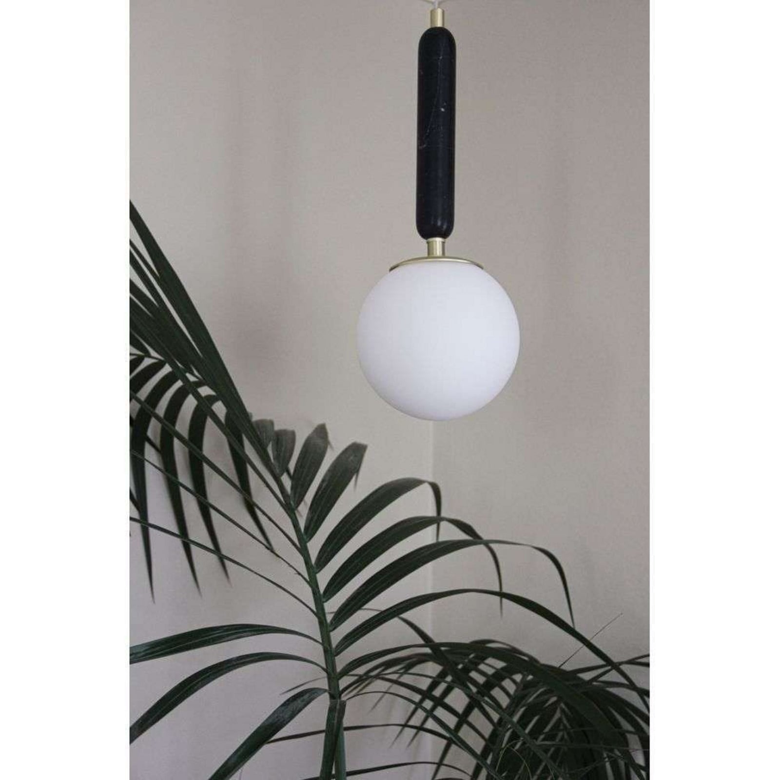 Globen Lighting Lampă suspendată Torrano verde Ø 15 cm - Camera de zi / sufragerie - Design - verde închis alb alamă periată - Sticlă