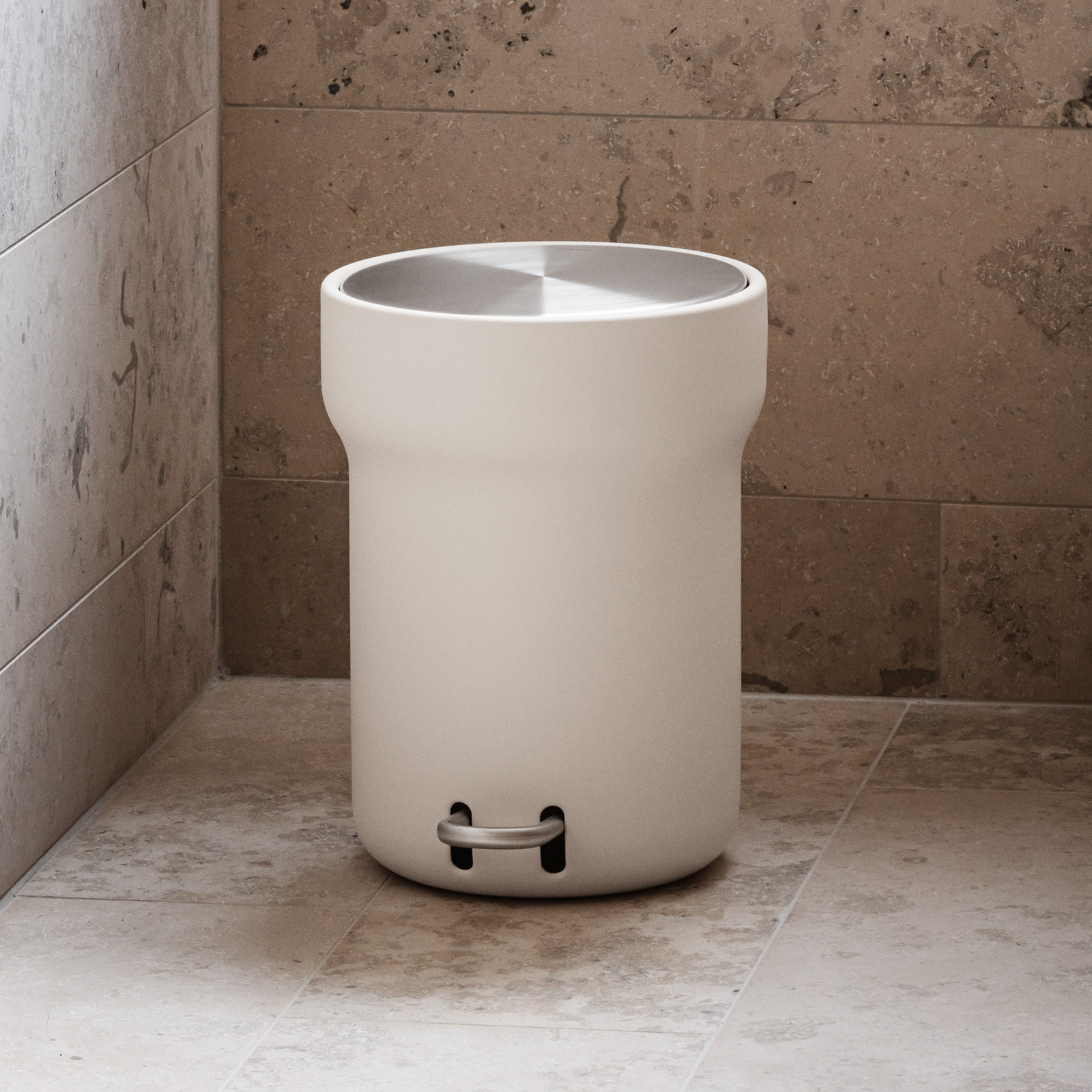 CITADEL poljettava roskakori, beige, 5 litraa, ruostumaton teräs – Eva Solo CITADEL poljettava roskakori, beige, 5 litraa, ruostumaton teräs – Eva Solo