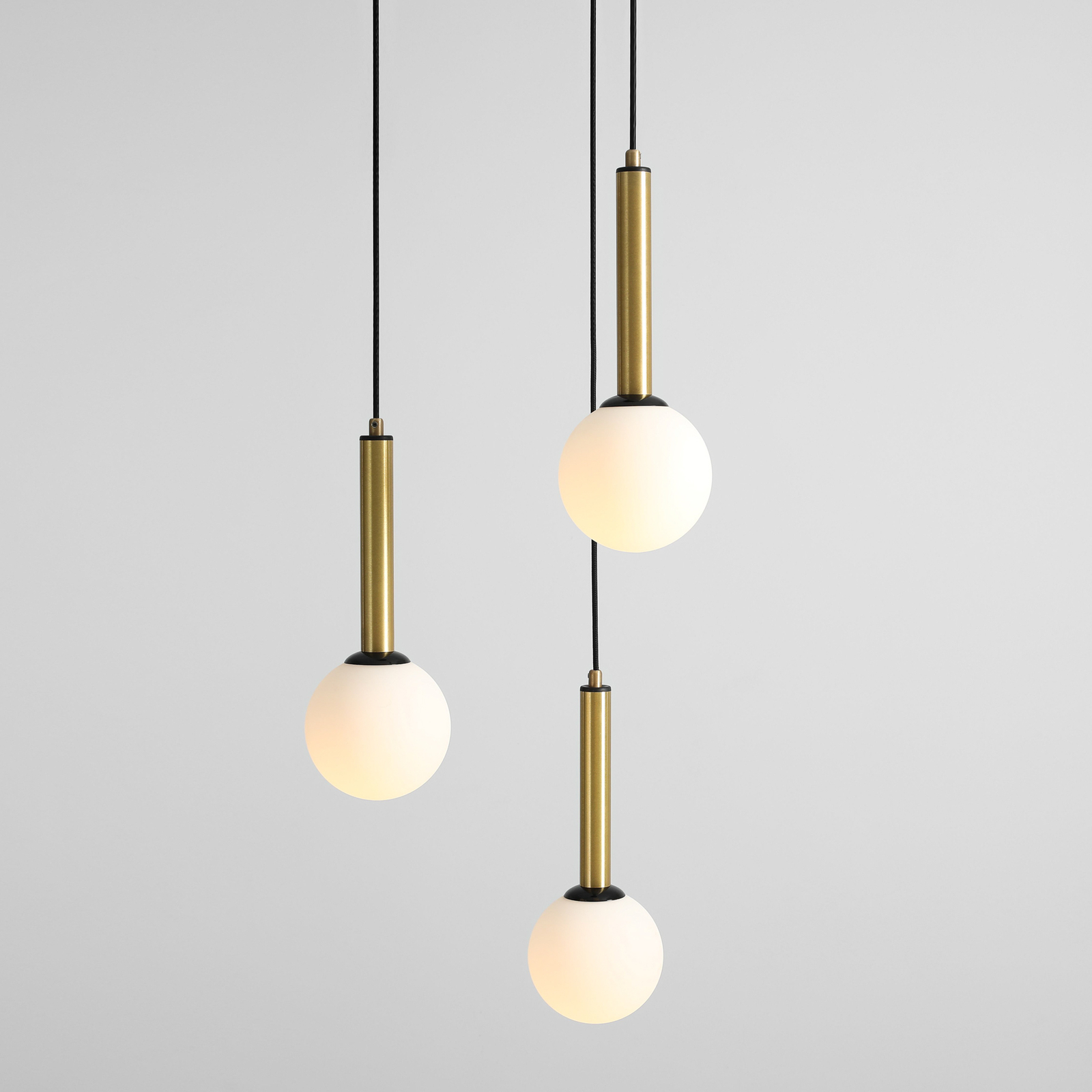 1098E_1 pendant light, 3-bulb, black/brass