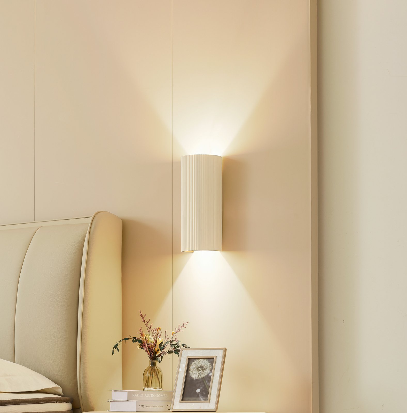 Lindby wall light Colja, round, height 30.5 cm, plaster, white