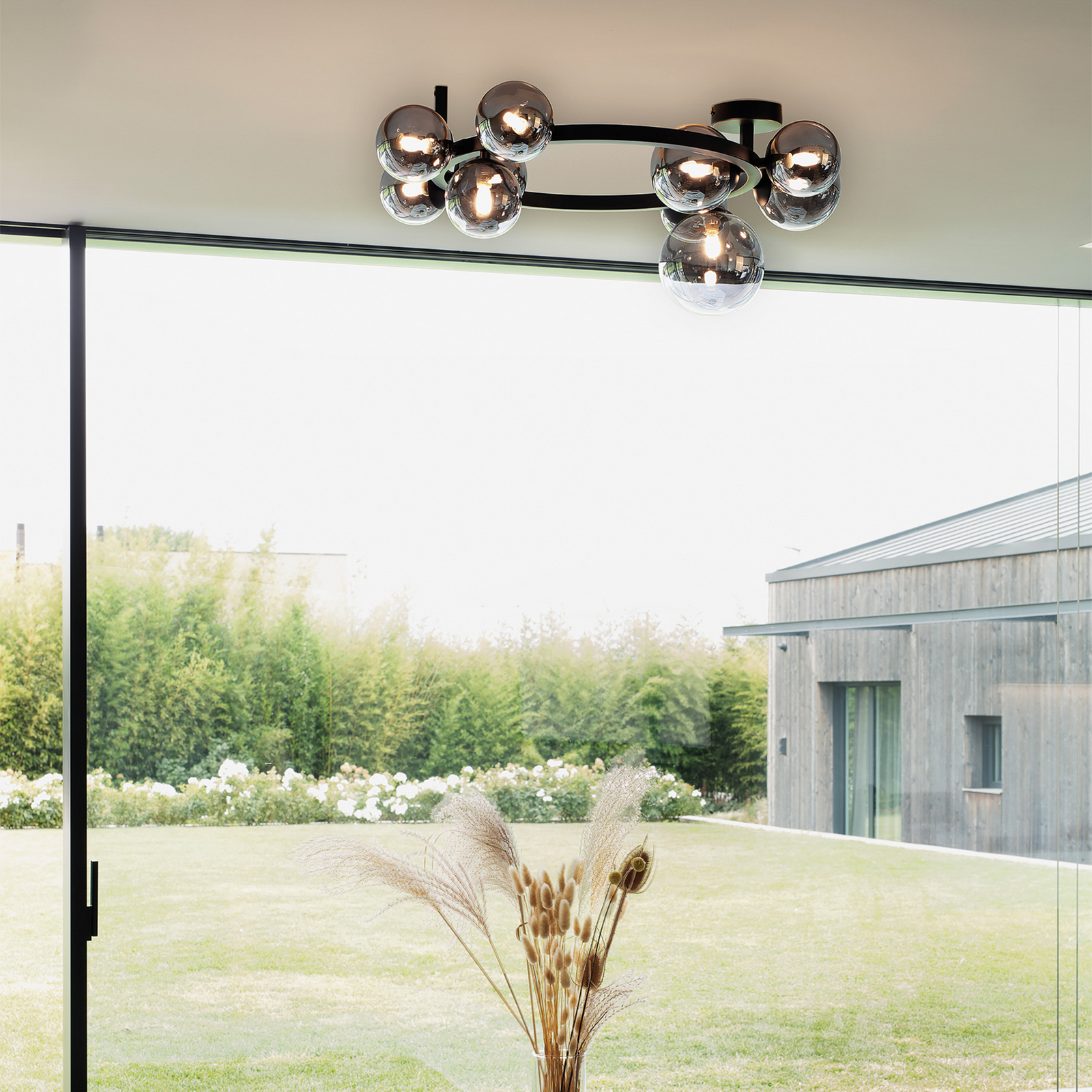 Φωτιστικό οροφής IDEAL LUX Perlage μαύρο/καπνιστό, μήκος 70 εκ., 10 λαμπτήρες Φωτιστικό οροφής IDEAL LUX Perlage μαύρο/καπνιστό, μήκος 70 εκ., 10 λαμπτήρες