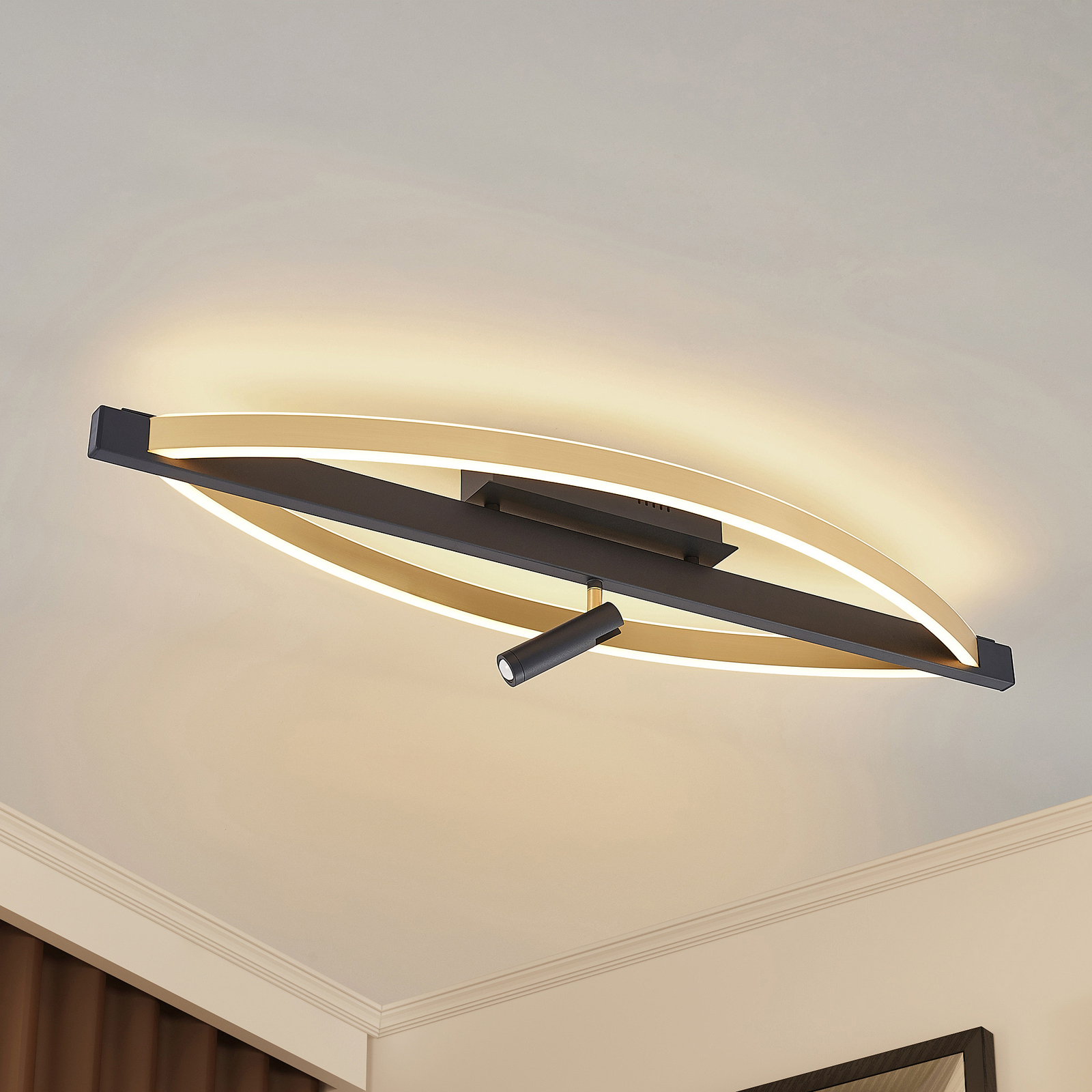 Lucande Matwei LED-Deckenlampe, oval, messing