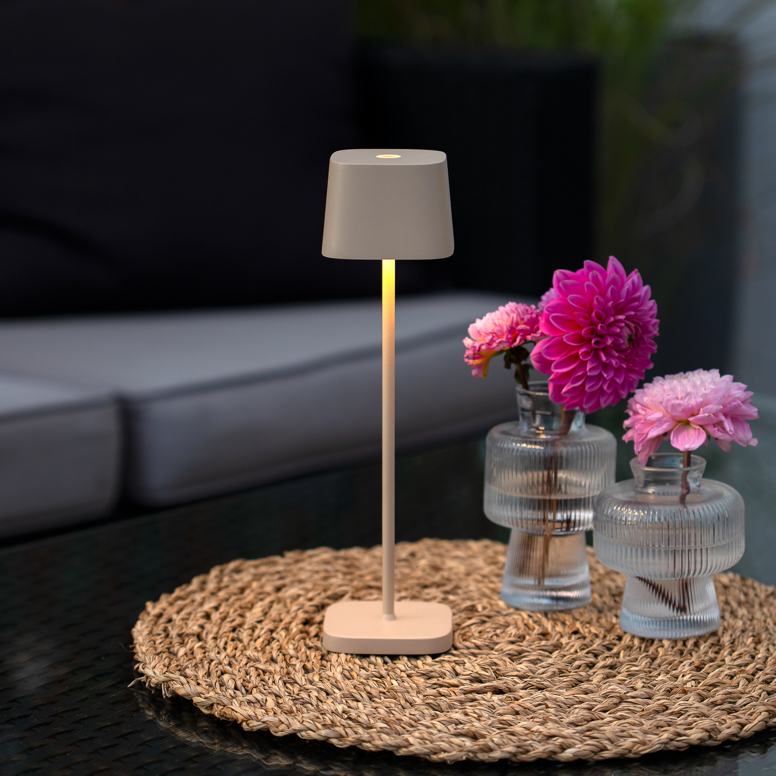 LED tafellamp op accu Capri, hoogte 25 cm, zandkleurig, IP54