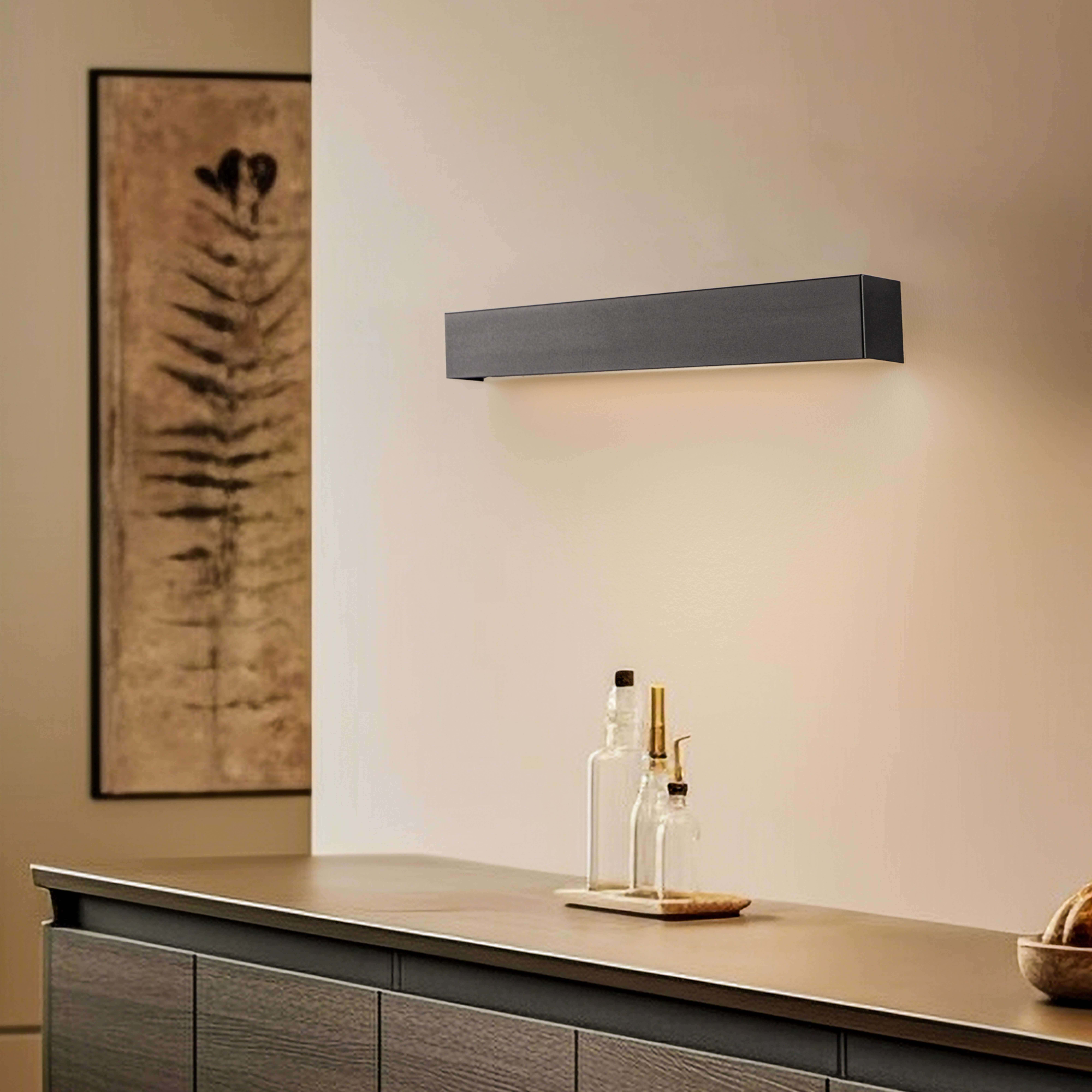 Vägglampa Straight S, 62 cm, svart