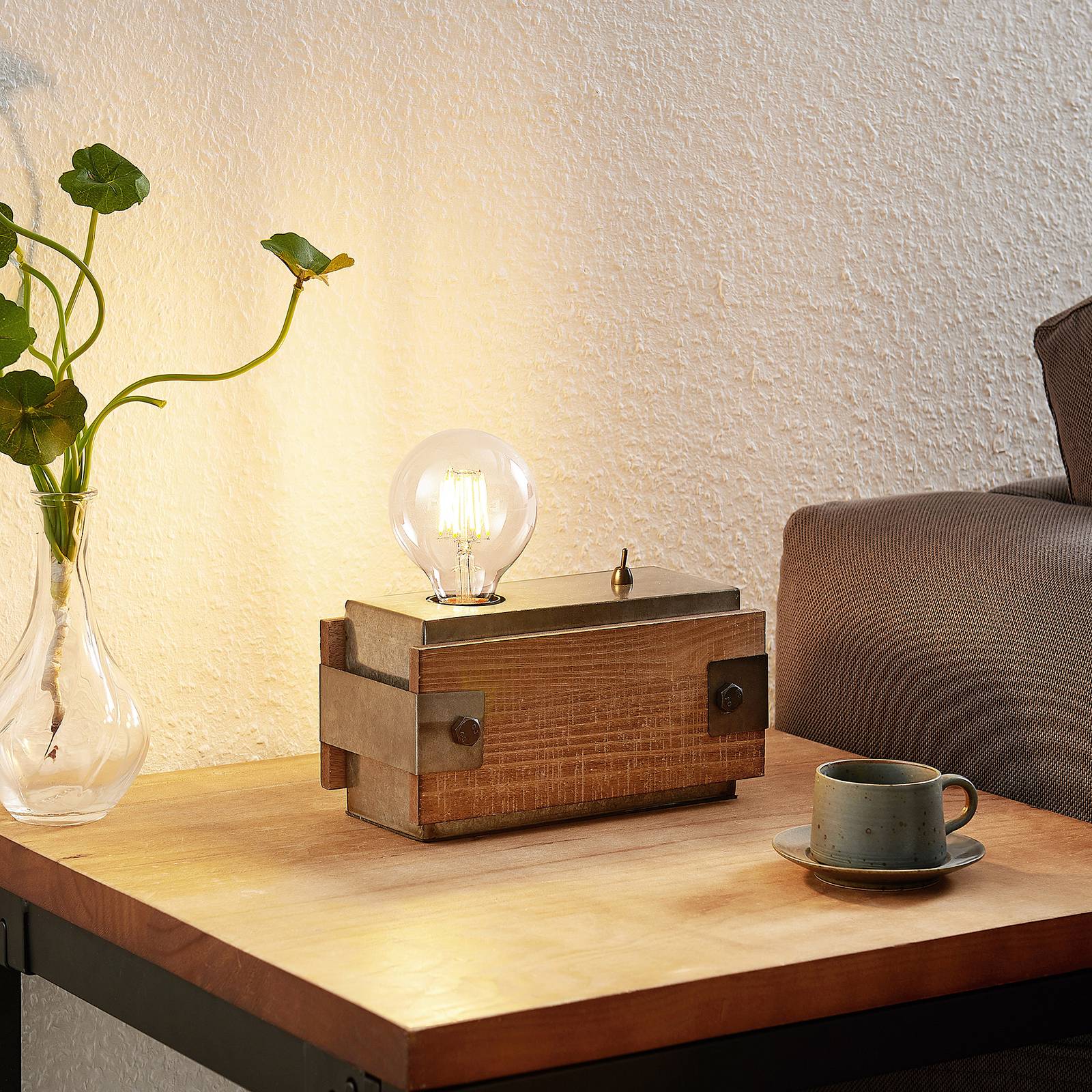 Lindby Nilaska table lamp 1-bulb with switch, for Living / Dining Room, metal, wood, E27, 40 W, energy efficiency: A++, L: 22 cm, W: 10 cm, H: 11 cm