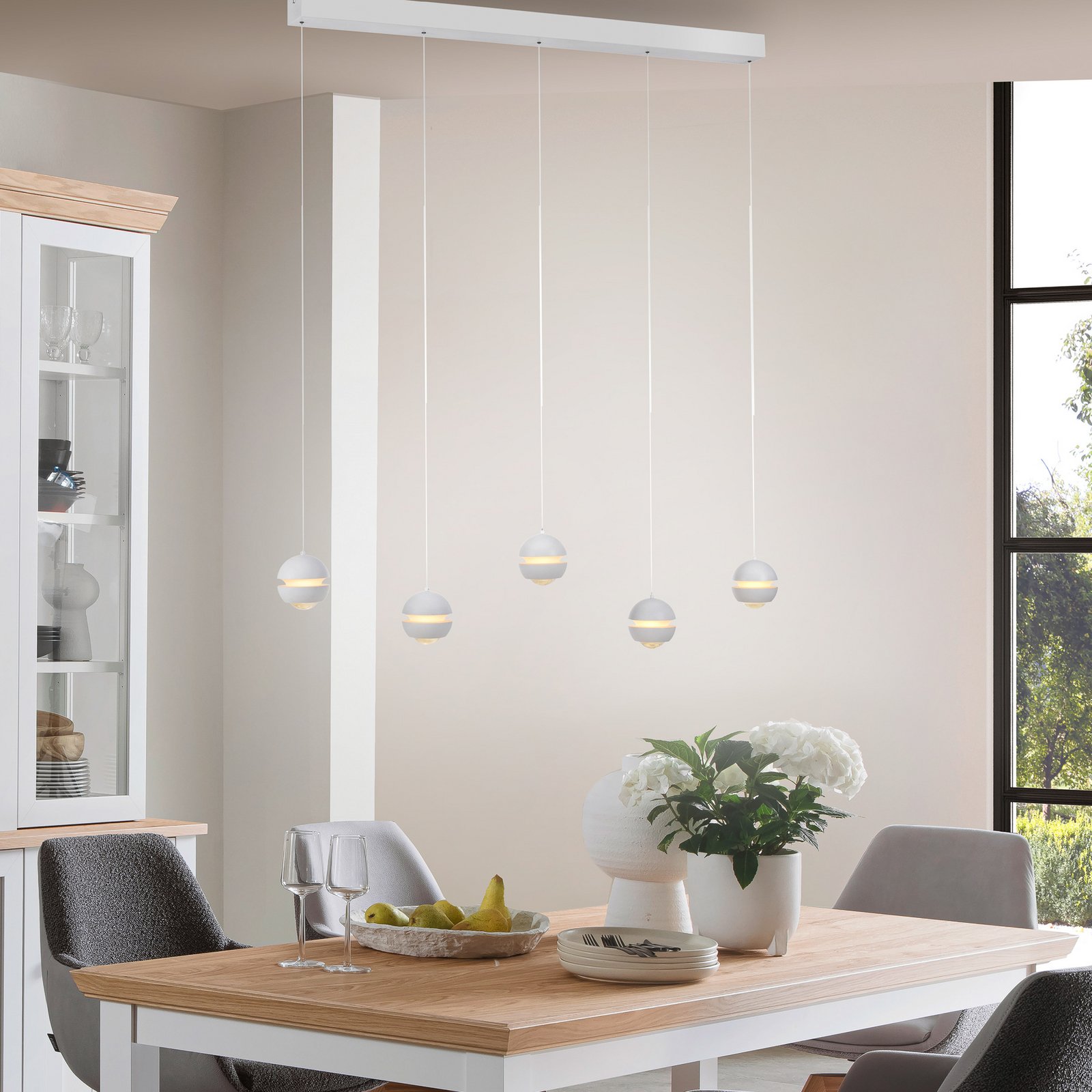 SCHÖNER WOHNEN LED hanglamp Lini wit, 5-lamps, 3.000 K SCHÖNER WOHNEN LED hanglamp Lini wit, 5-lamps, 3.000 K