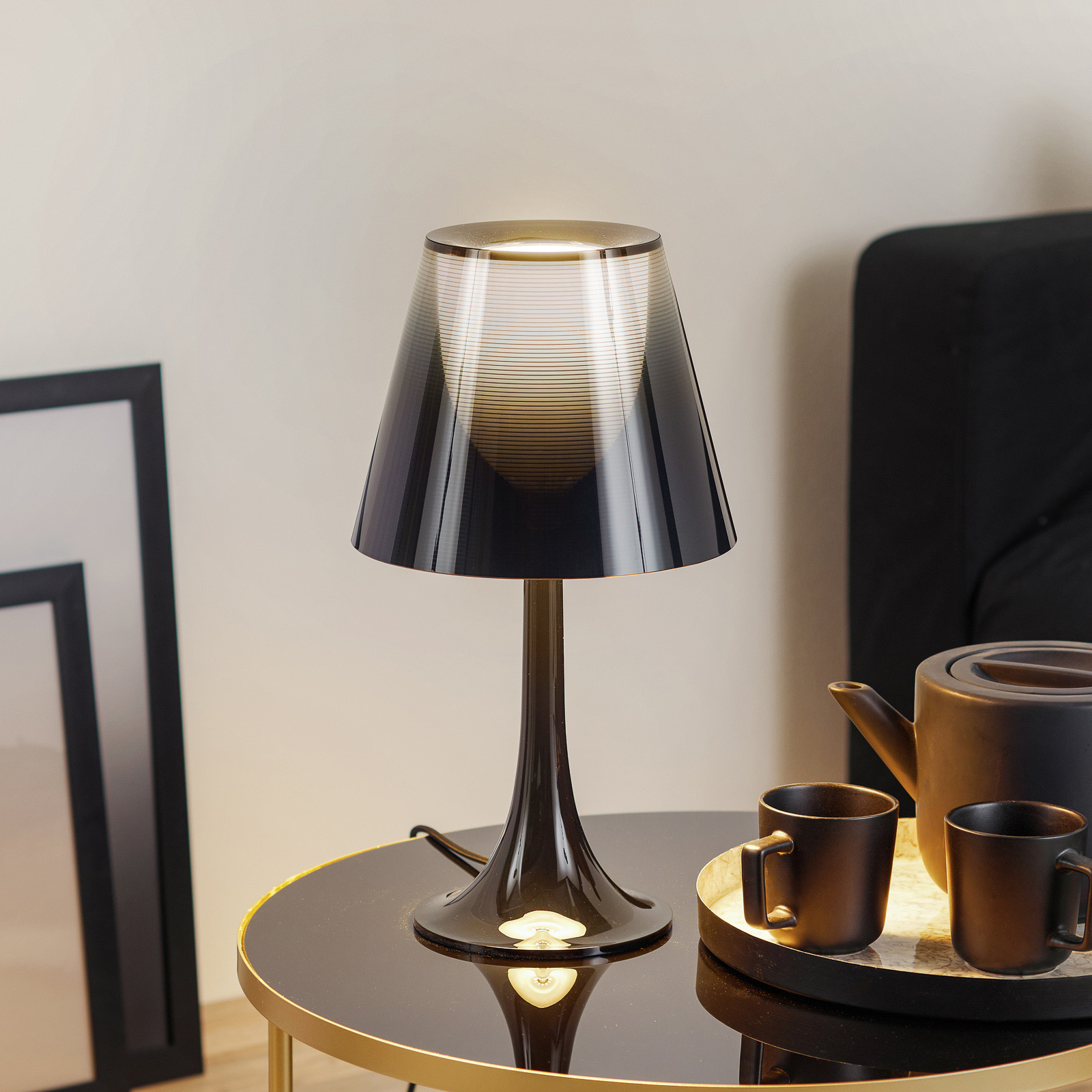 FLOS Miss K – stolná lampa Philippe Starck čierna