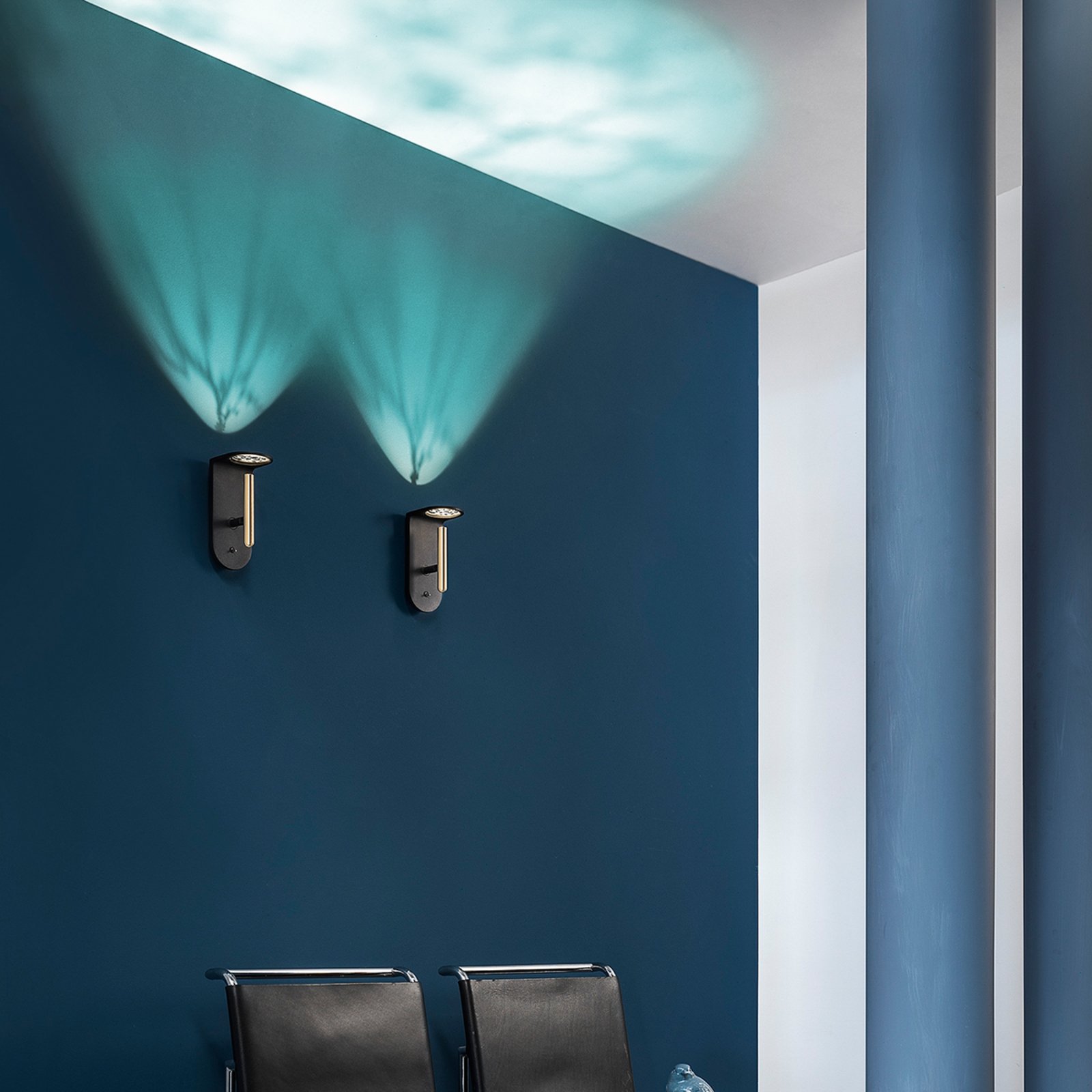 2Nights_W2 LED wall light with flexible spotlight
