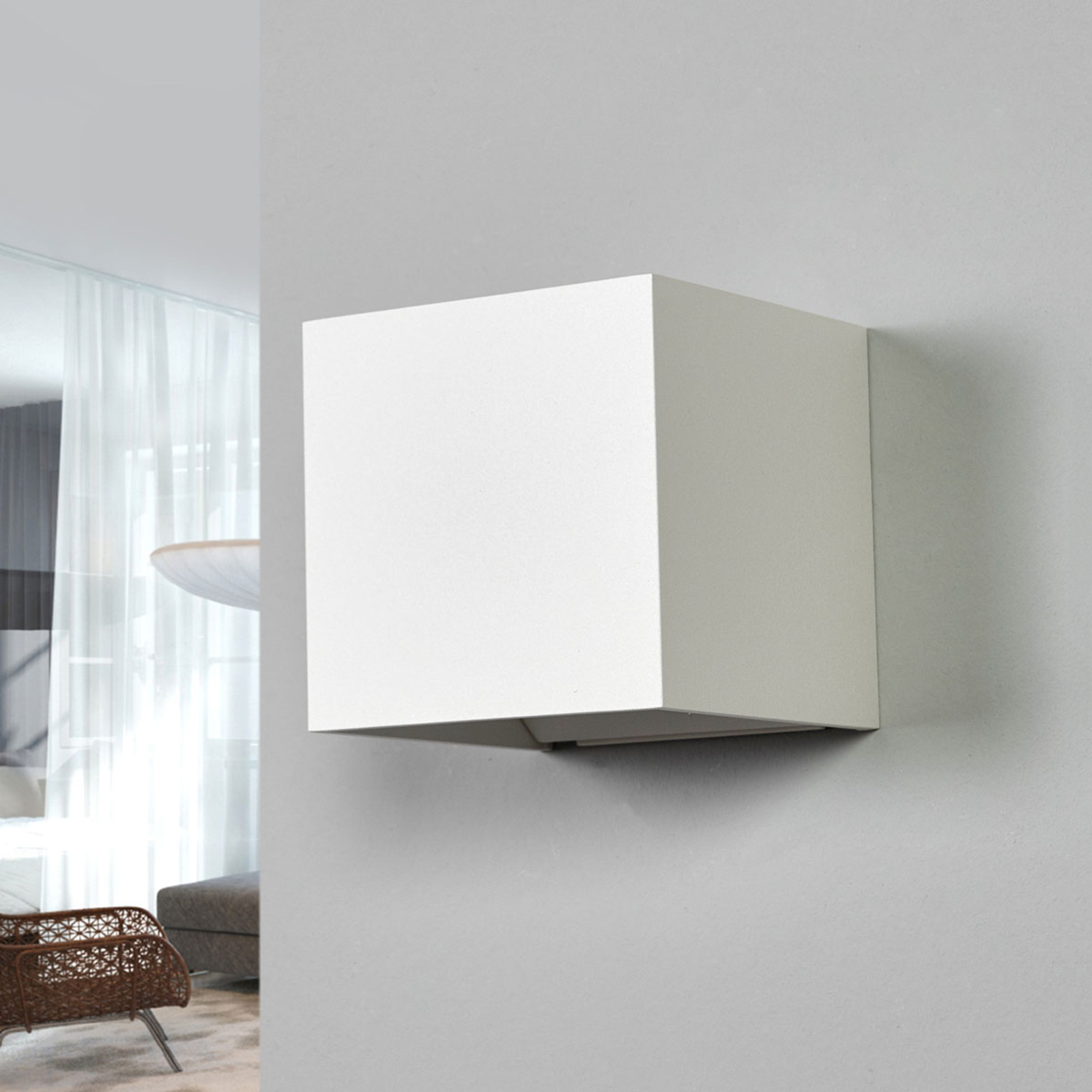 Helestra Siri - cubic wall light up/down