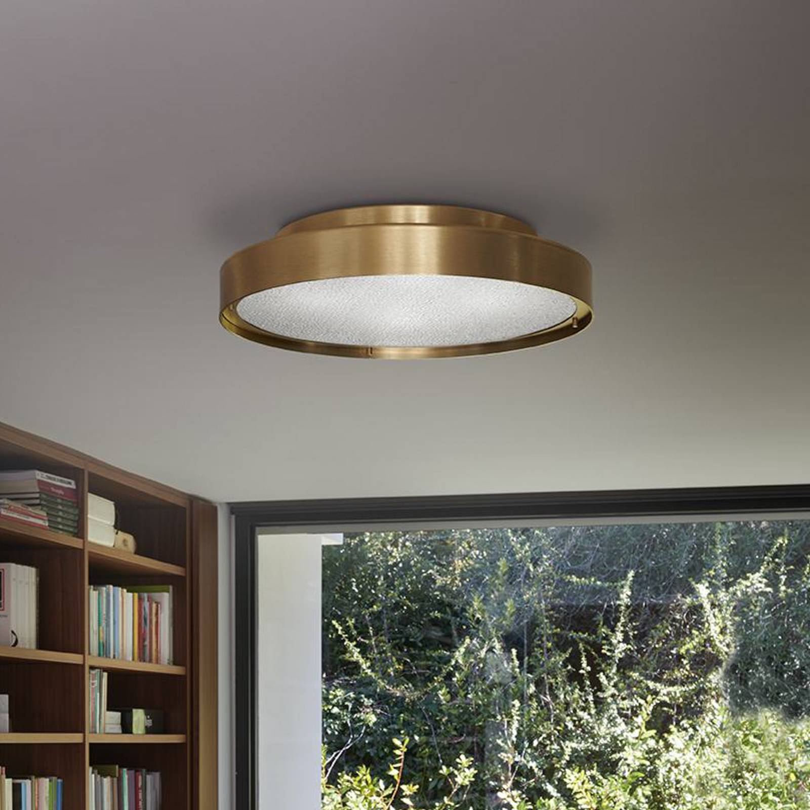 Oluce lampa sufitowa Berlin, Ø 50 cm, kolor mosiężny anodowany
