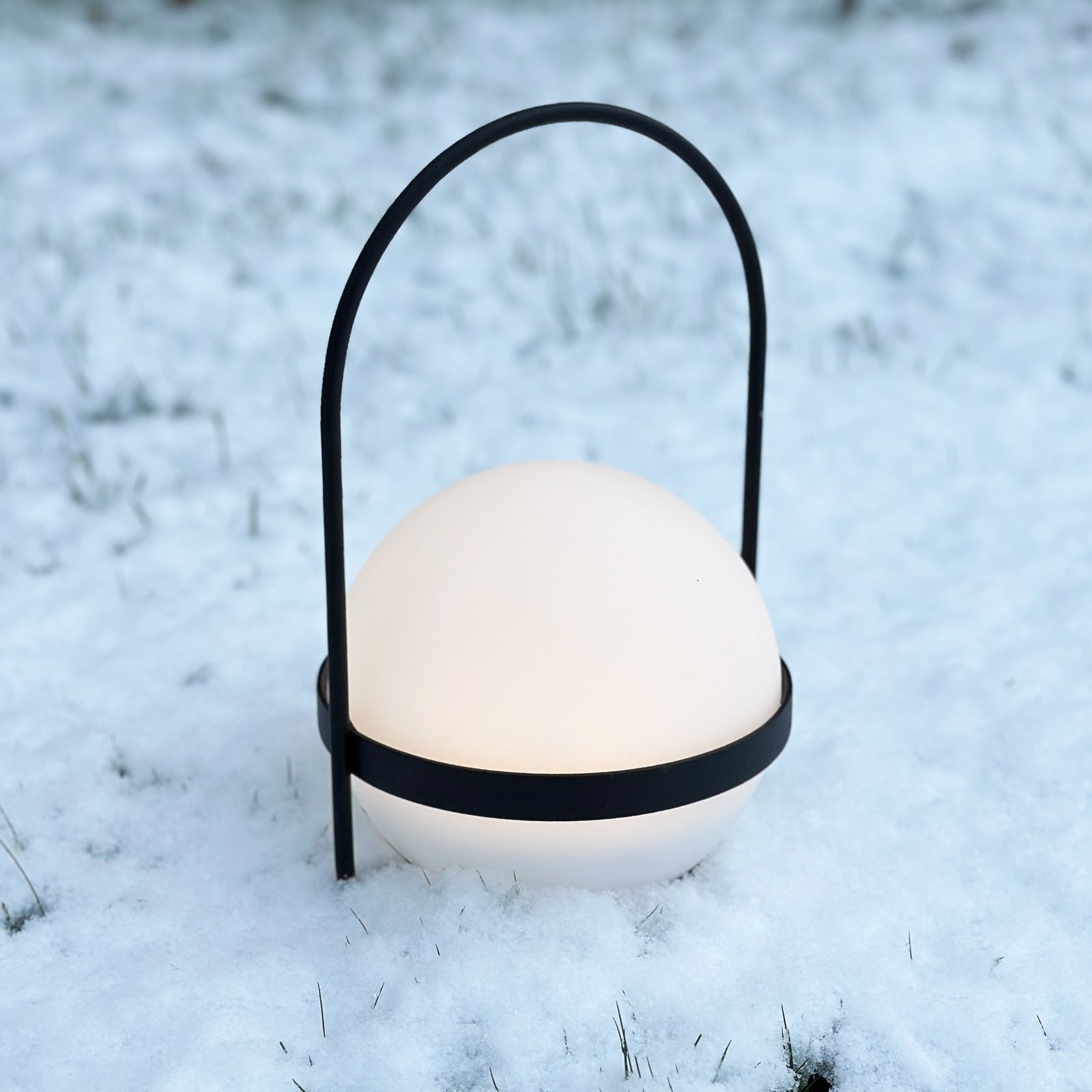 Dyberg Larsen LED solárna lampa Summer, biela/čierna výška 26 cm
