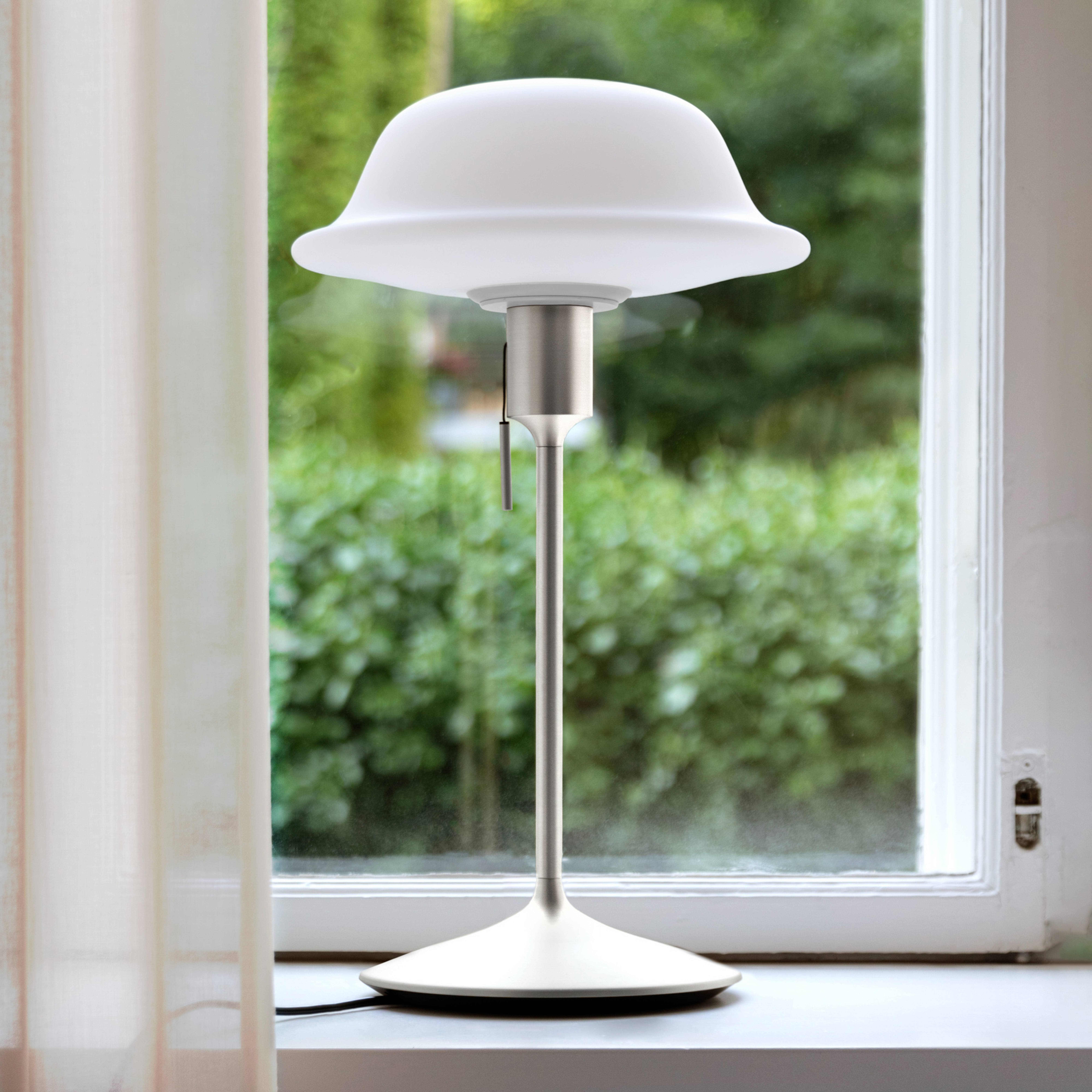 UMAGE Butler lámpara de mesa pantalla de cristal, base de acero