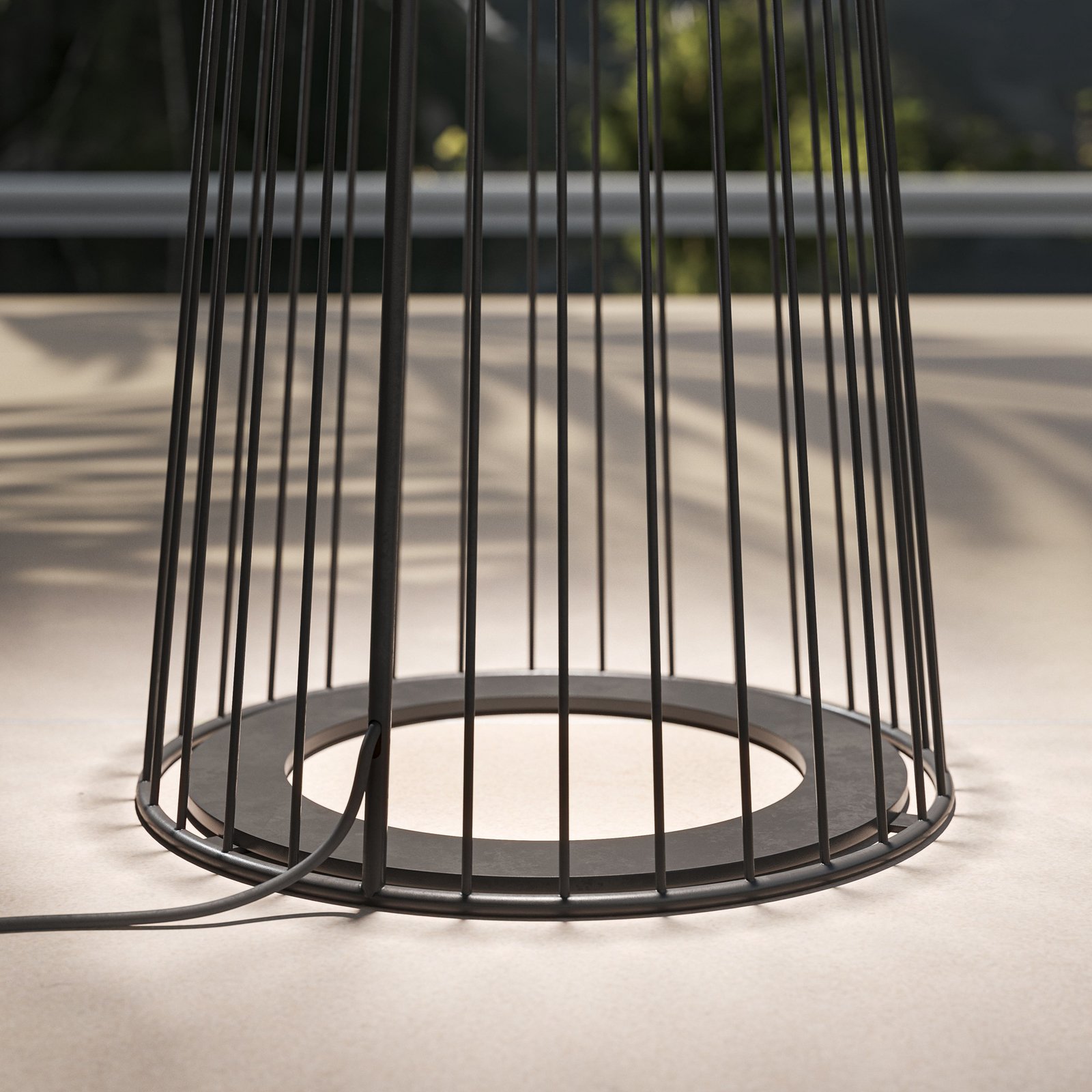 Karman LED floor lamp Ikonika, black, height 180 cm, metal