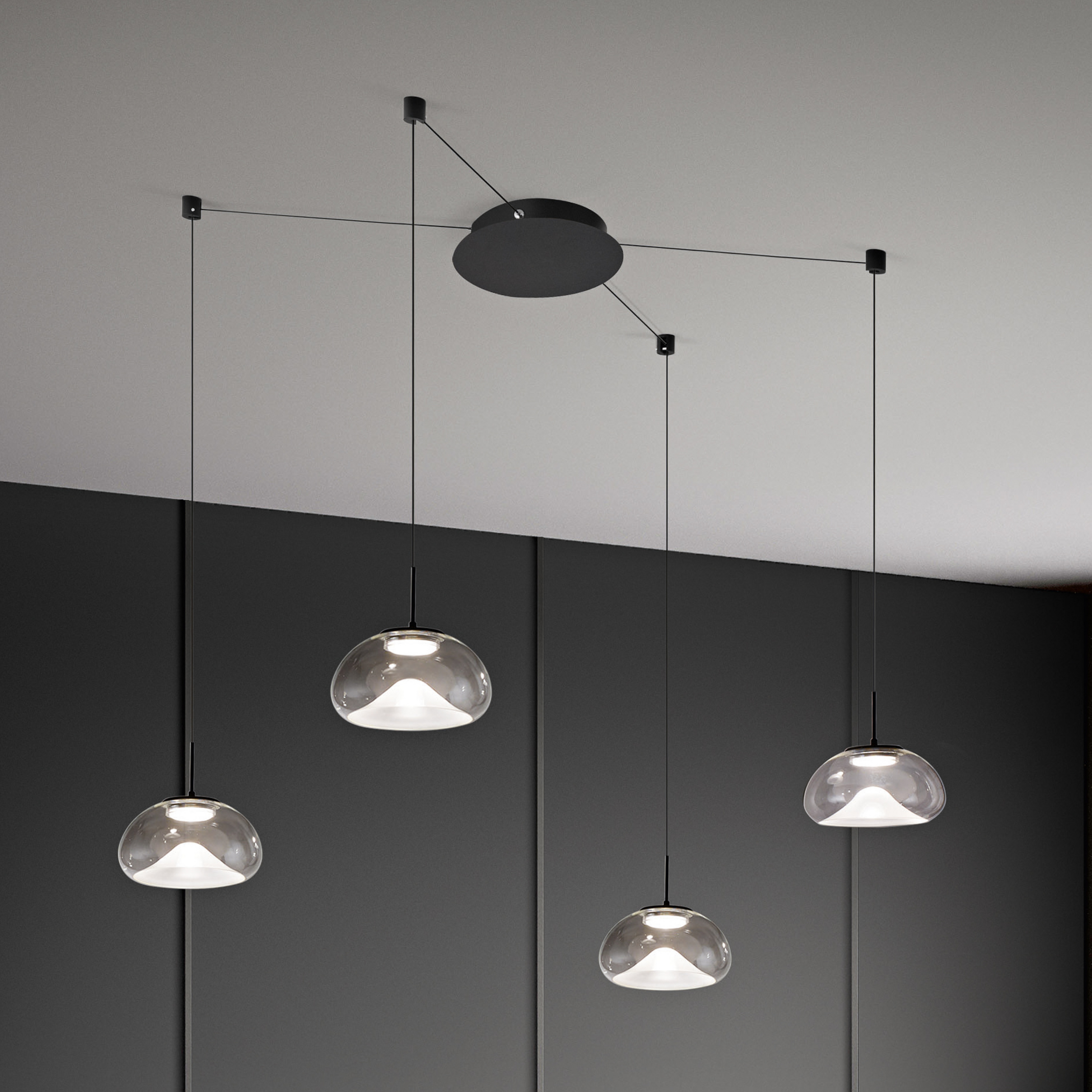 Suspension LED Brena, à 4 lampes, transparent, verre, CCT, à intensité variable